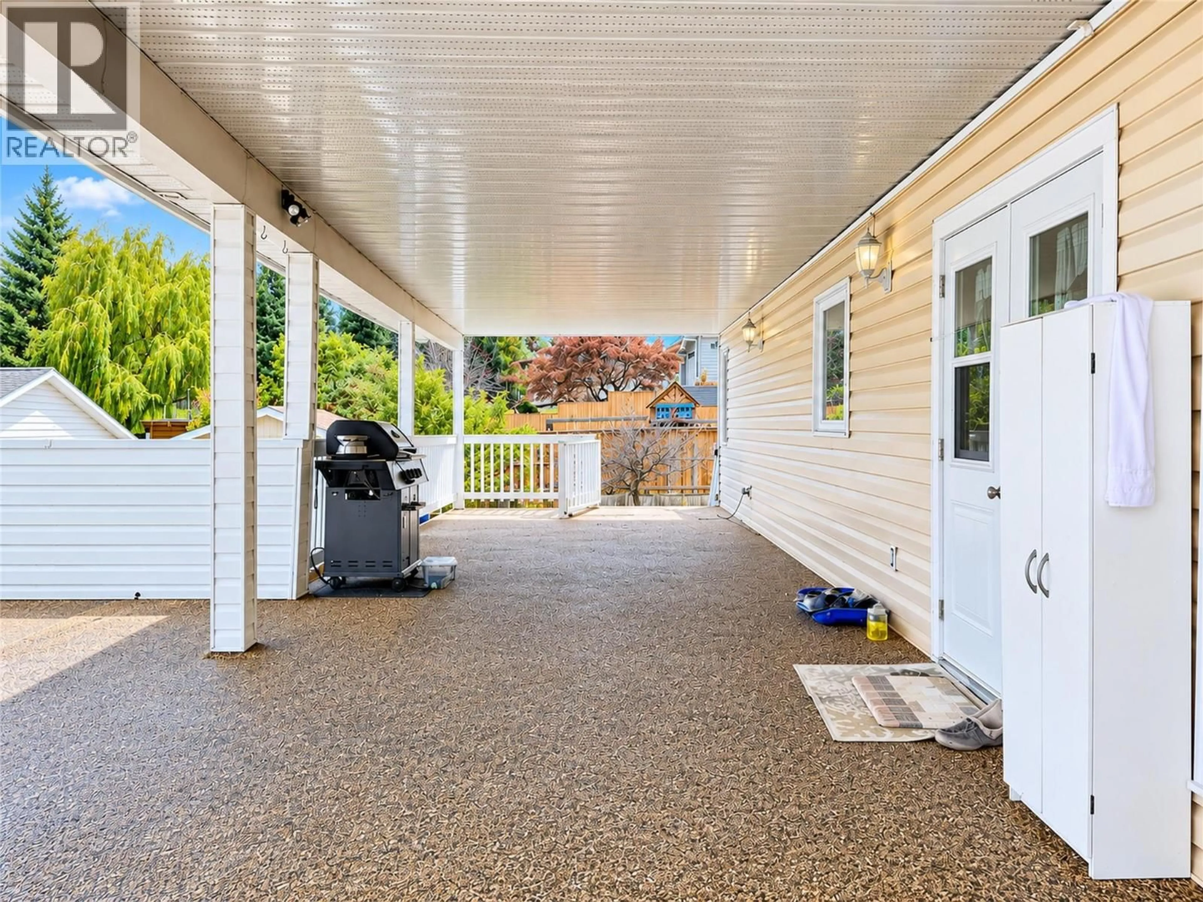 Patio, street for 527 16TH STREET SOUTH, Cranbrook British Columbia V1C5V4