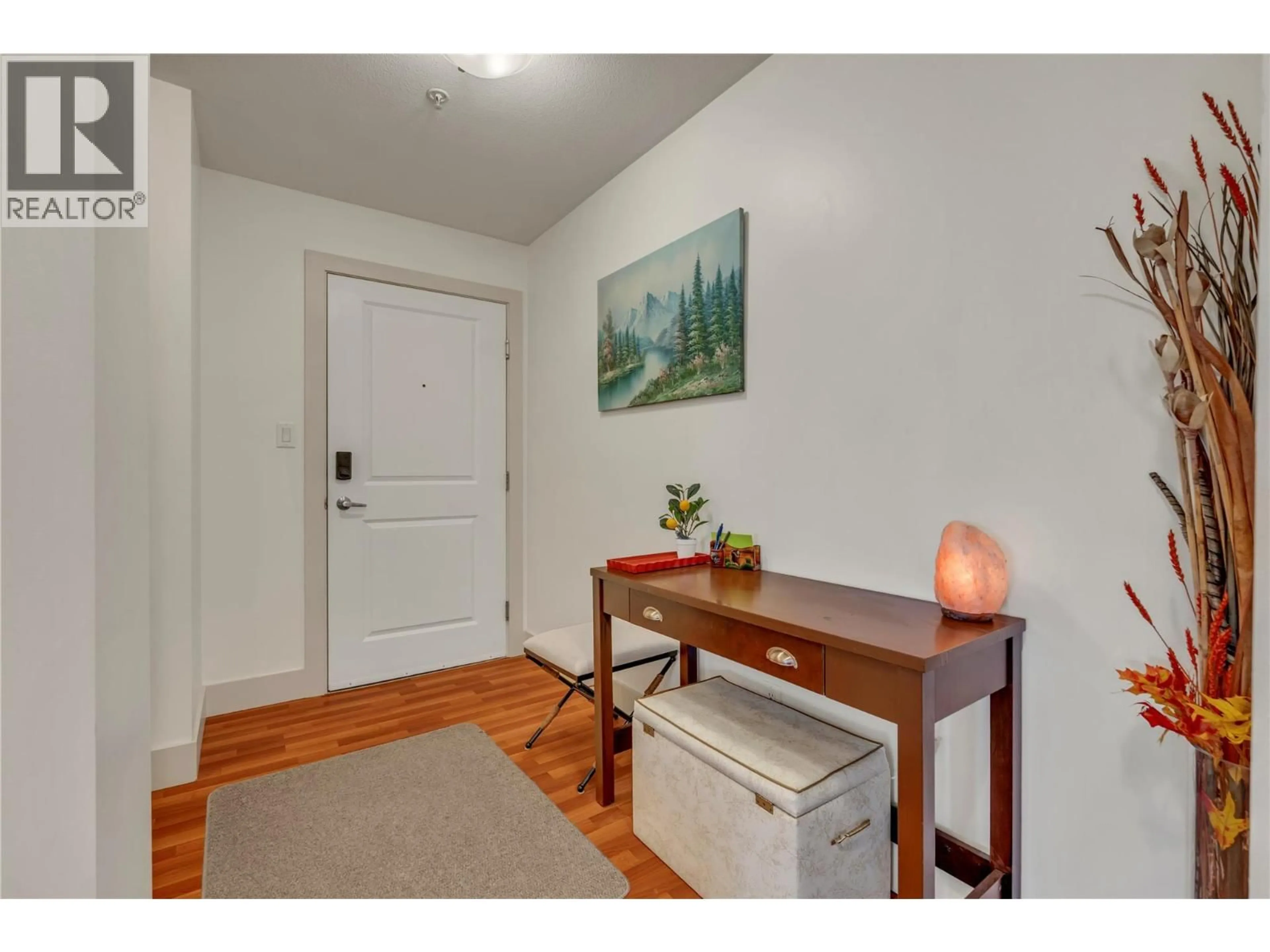 Indoor entryway for 312 - 256 HASTINGS AVENUE, Penticton British Columbia V2A2V6
