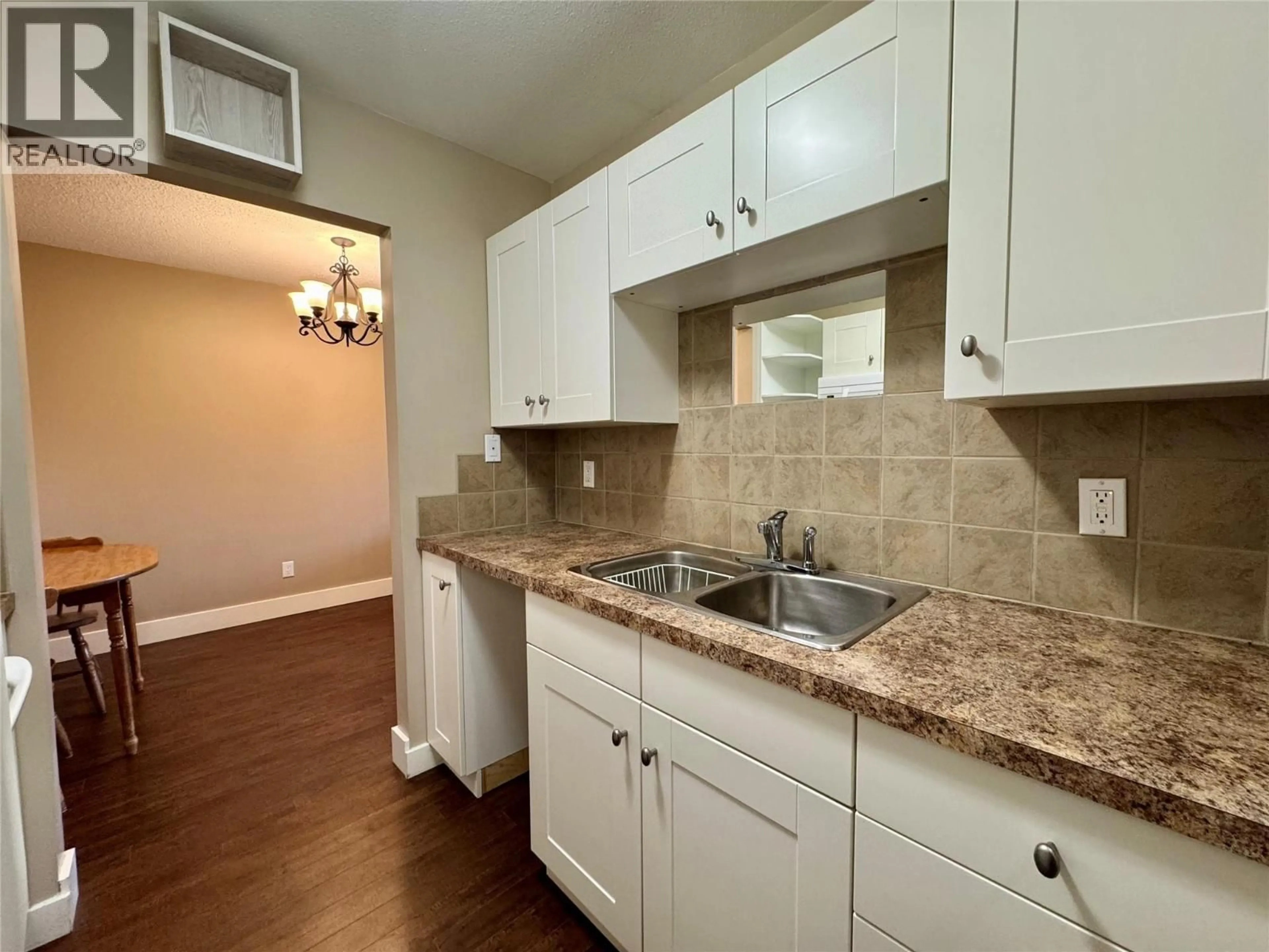 Standard kitchen, ceramic/tile floor for 309 - 320 NORTHGATE OTHER, Tumbler Ridge British Columbia V0C2W0