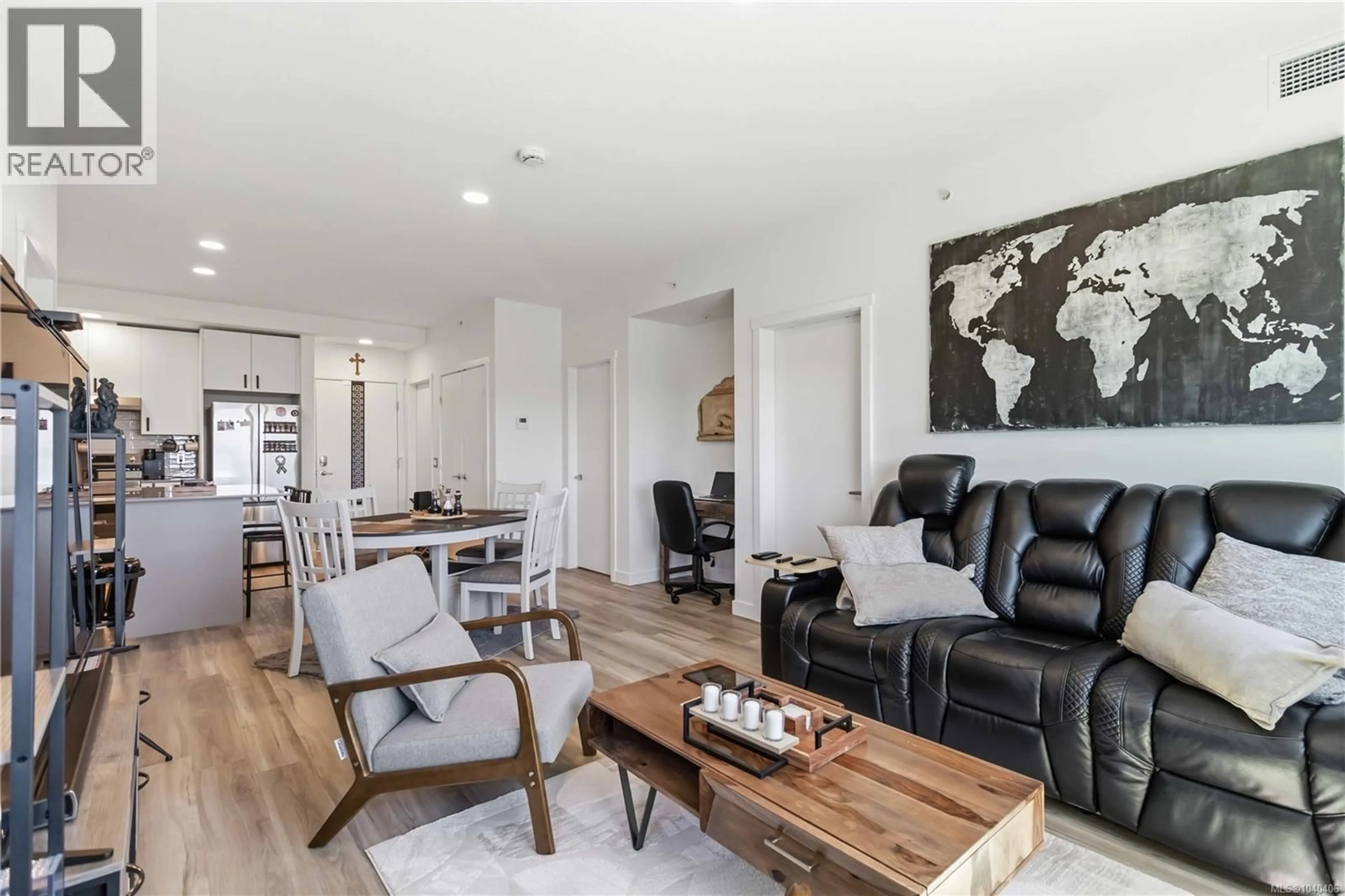 Living room with furniture, unknown for 622 - 2390 CITY GATE BOULEVARD, Langford British Columbia V9B7A6