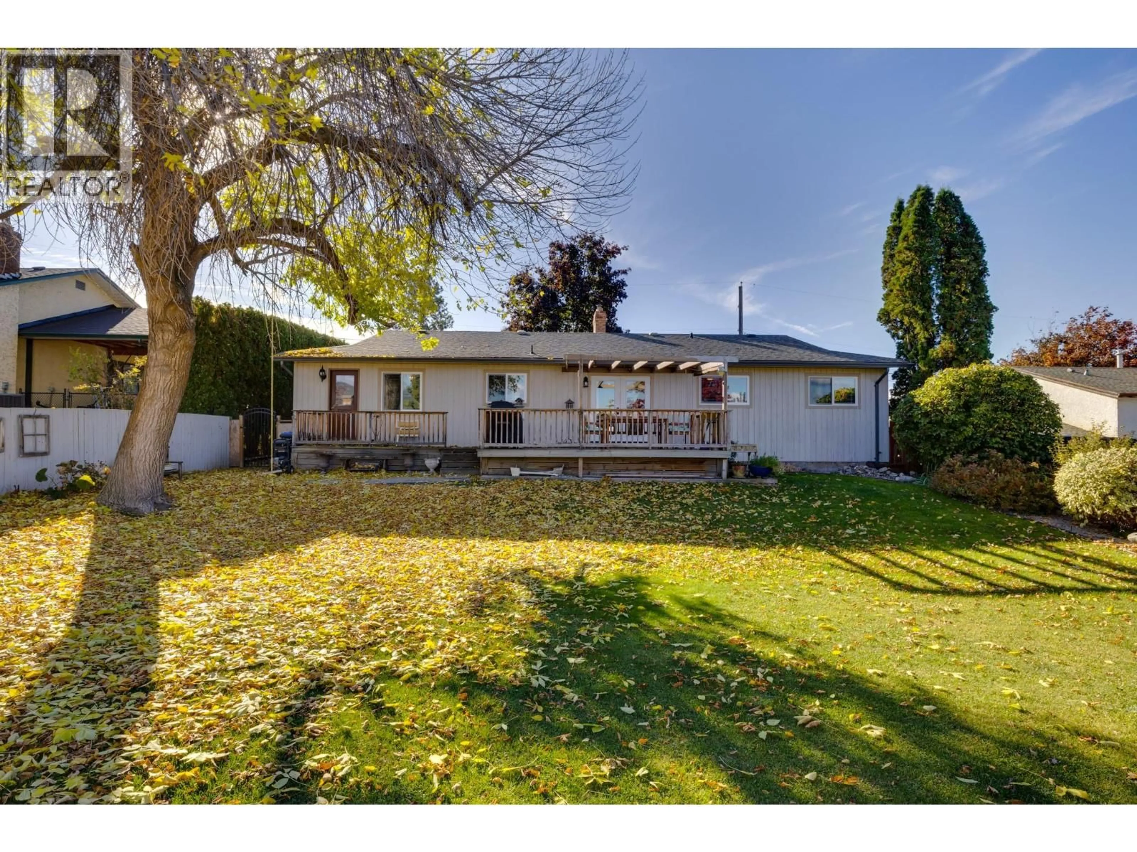 A pic from outside/outdoor area/front of a property/back of a property/a pic from drone, street for 4850 CHATHAM ROAD, Kelowna British Columbia V1X6M2