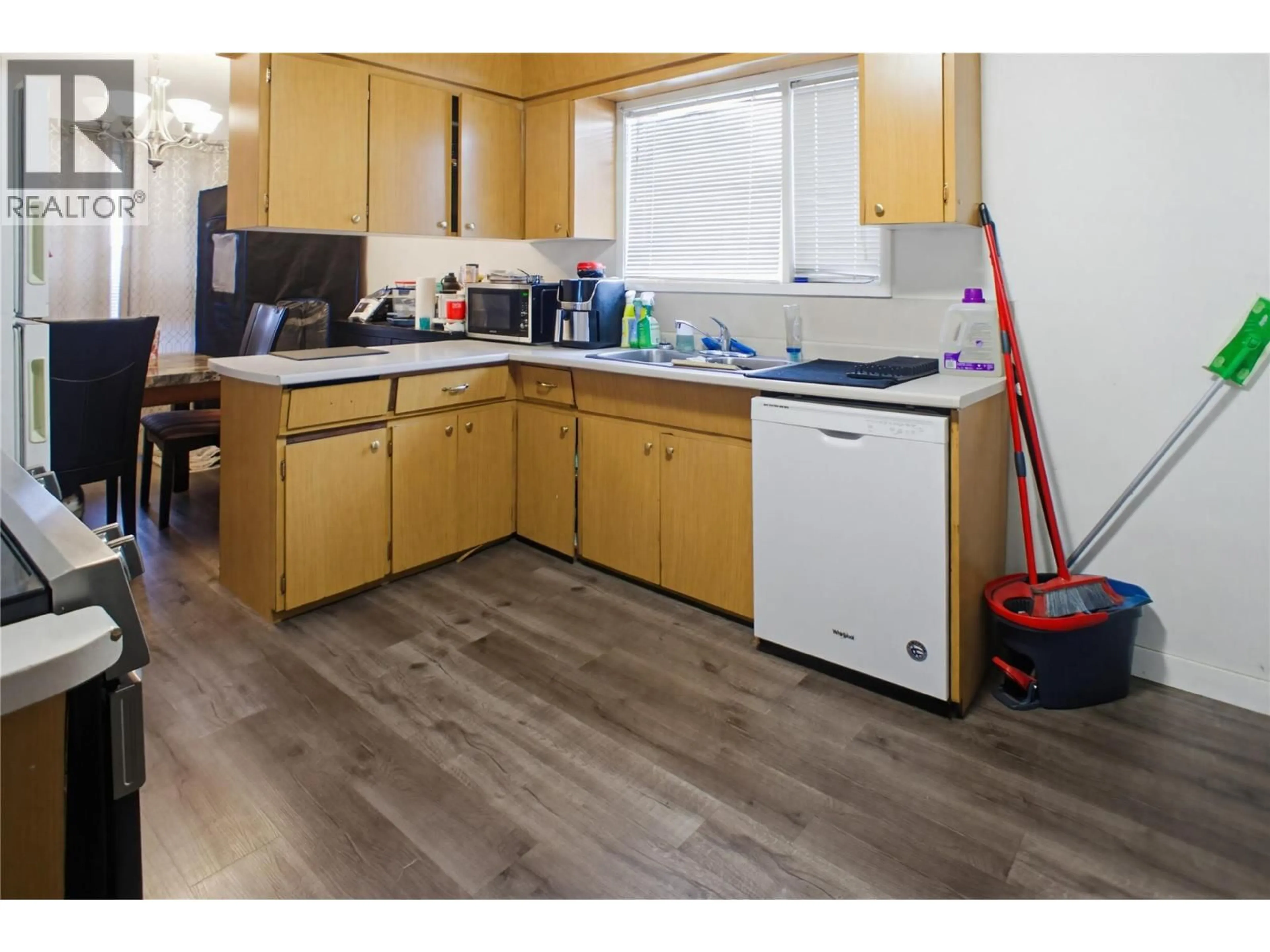 Standard kitchen, wood/laminate floor for 682 ALBERNI AVENUE, Kamloops British Columbia V2B1T1