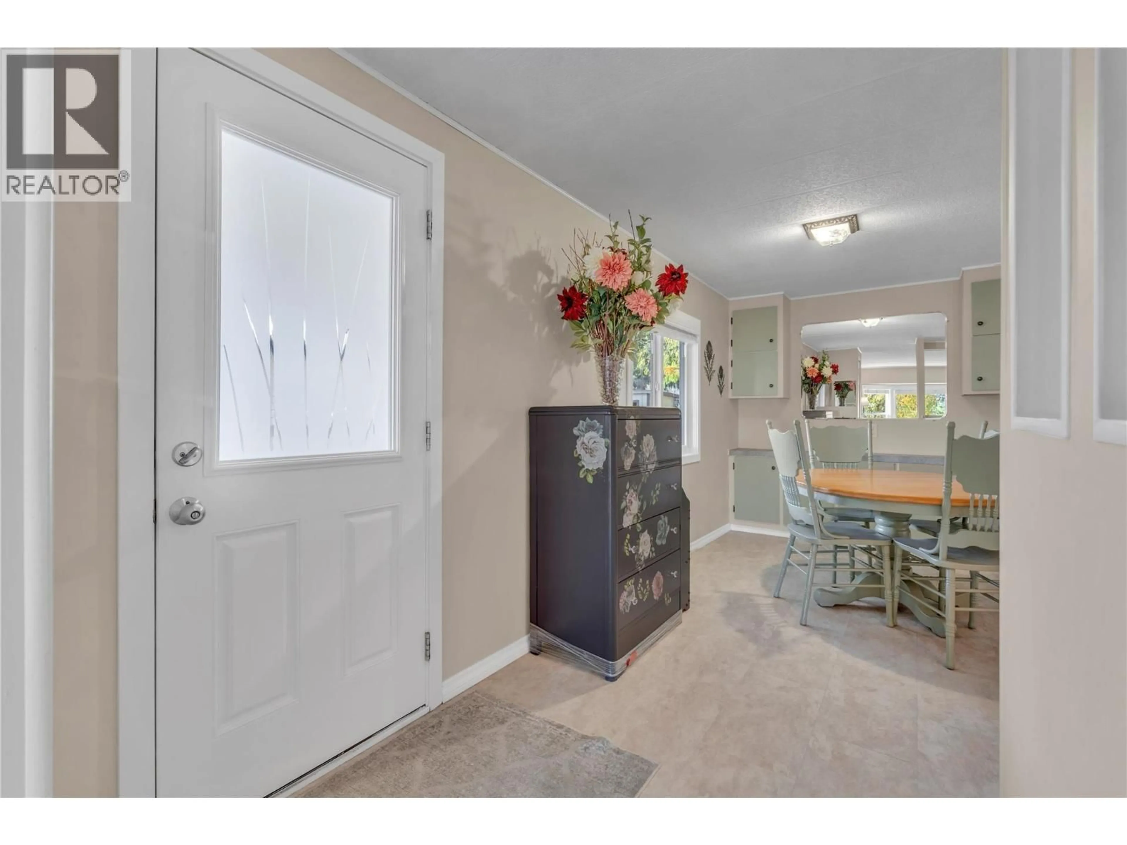 Indoor entryway for 53 - 201 HIGHWAY 97 OTHER, Penticton British Columbia V2A6J7