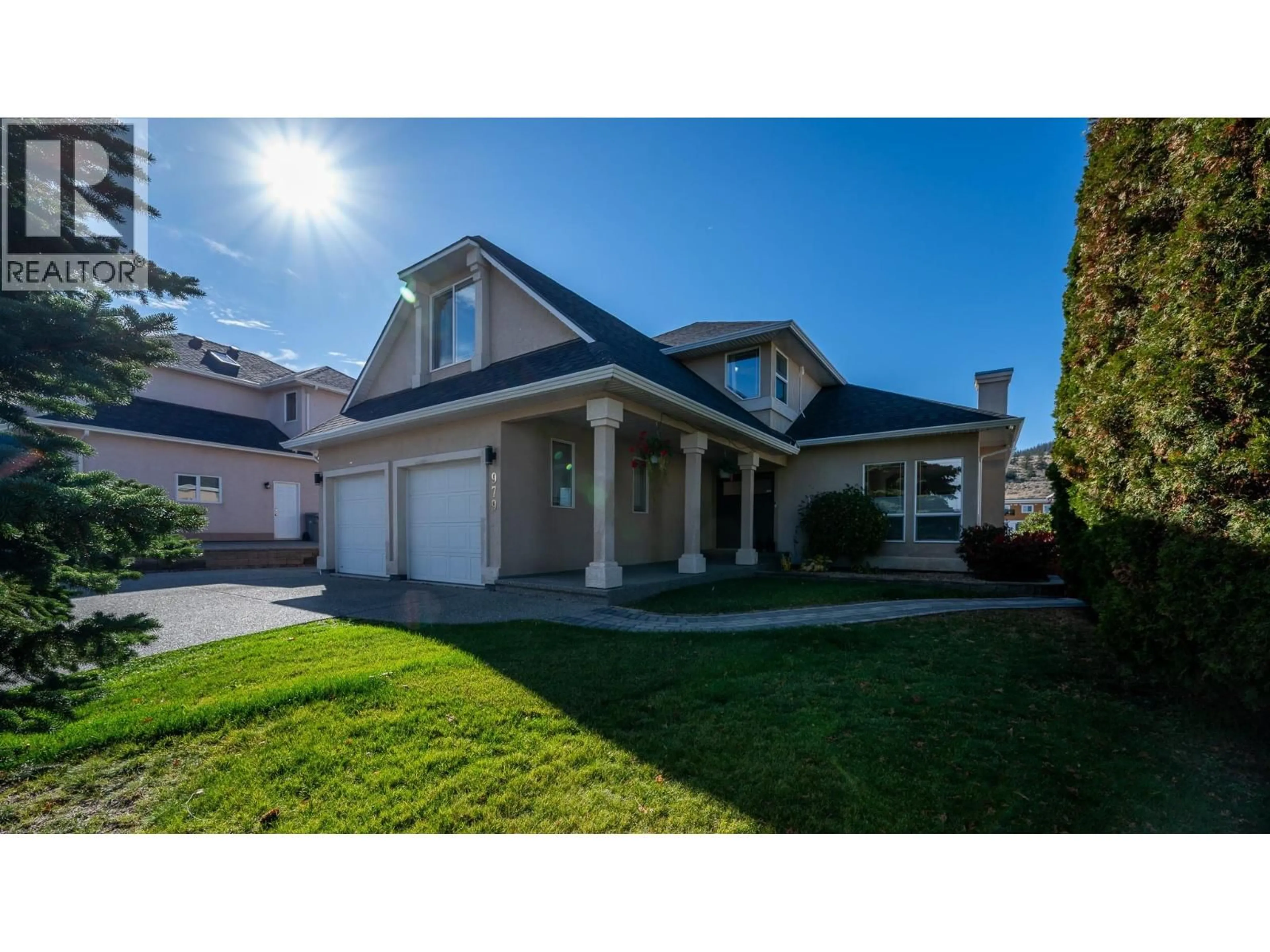Home with vinyl exterior material, street for 979 REGENT CRESCENT, Kamloops British Columbia V1S1W9