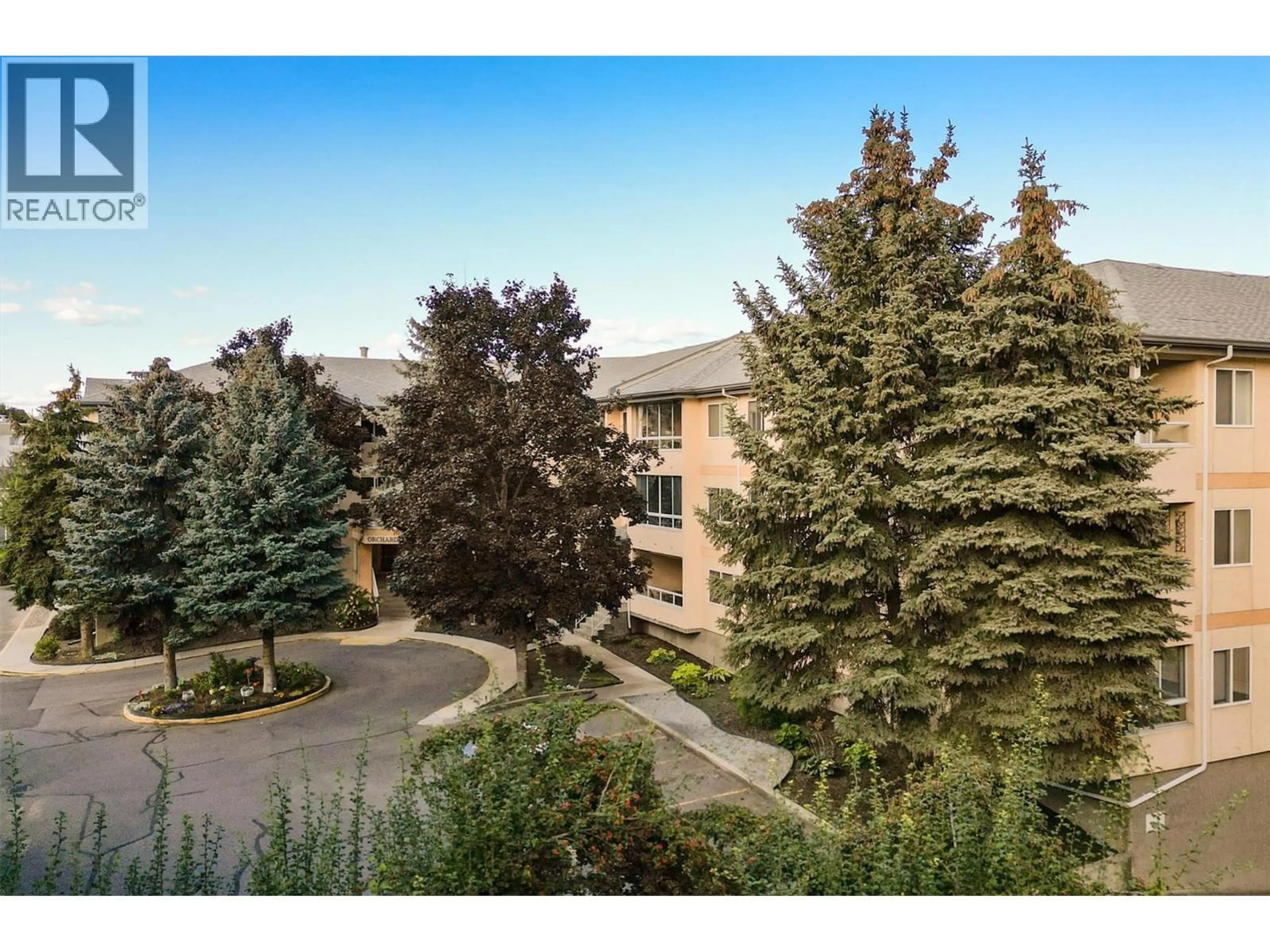 A pic from outside/outdoor area/front of a property/back of a property/a pic from drone, mountain view for 311 - 709 HOUGHTON ROAD, Kelowna British Columbia V1X7J7