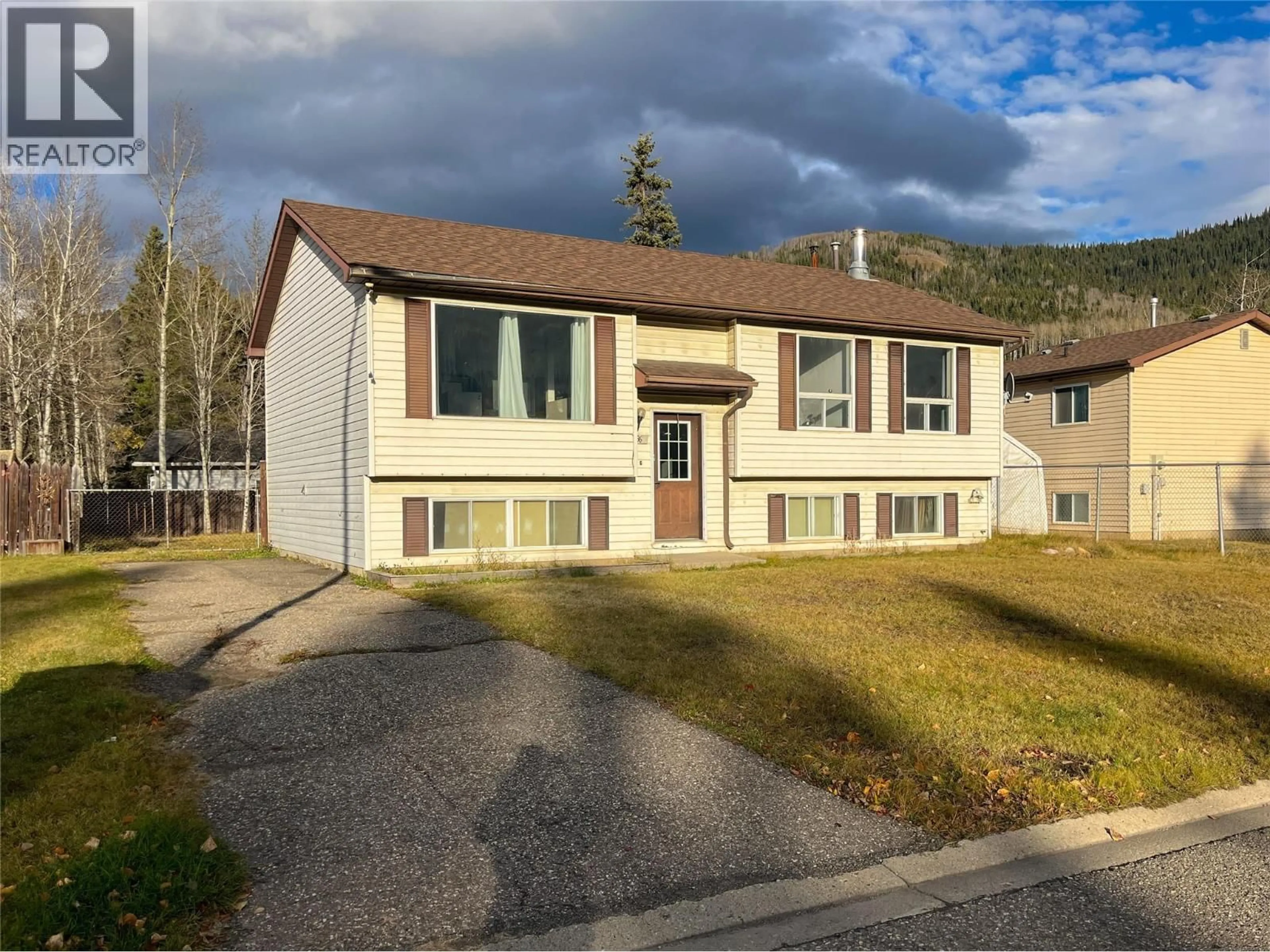 Home with vinyl exterior material, unknown for 36 KISKATINAW PLACE, Tumbler Ridge British Columbia V0C2W0