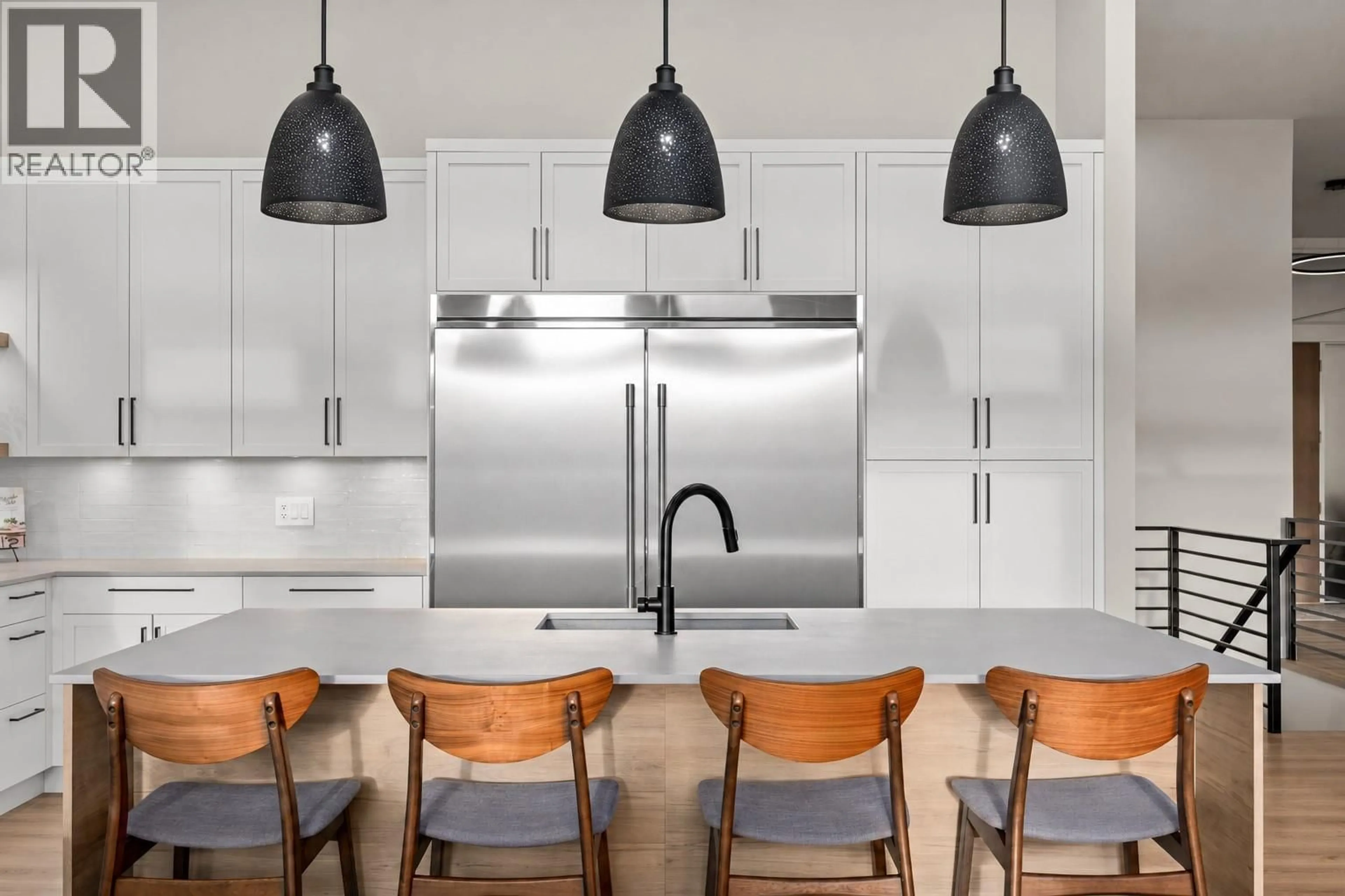 Contemporary kitchen, unknown for 9874 BEACON HILL DRIVE, Lake Country British Columbia V4V0A9