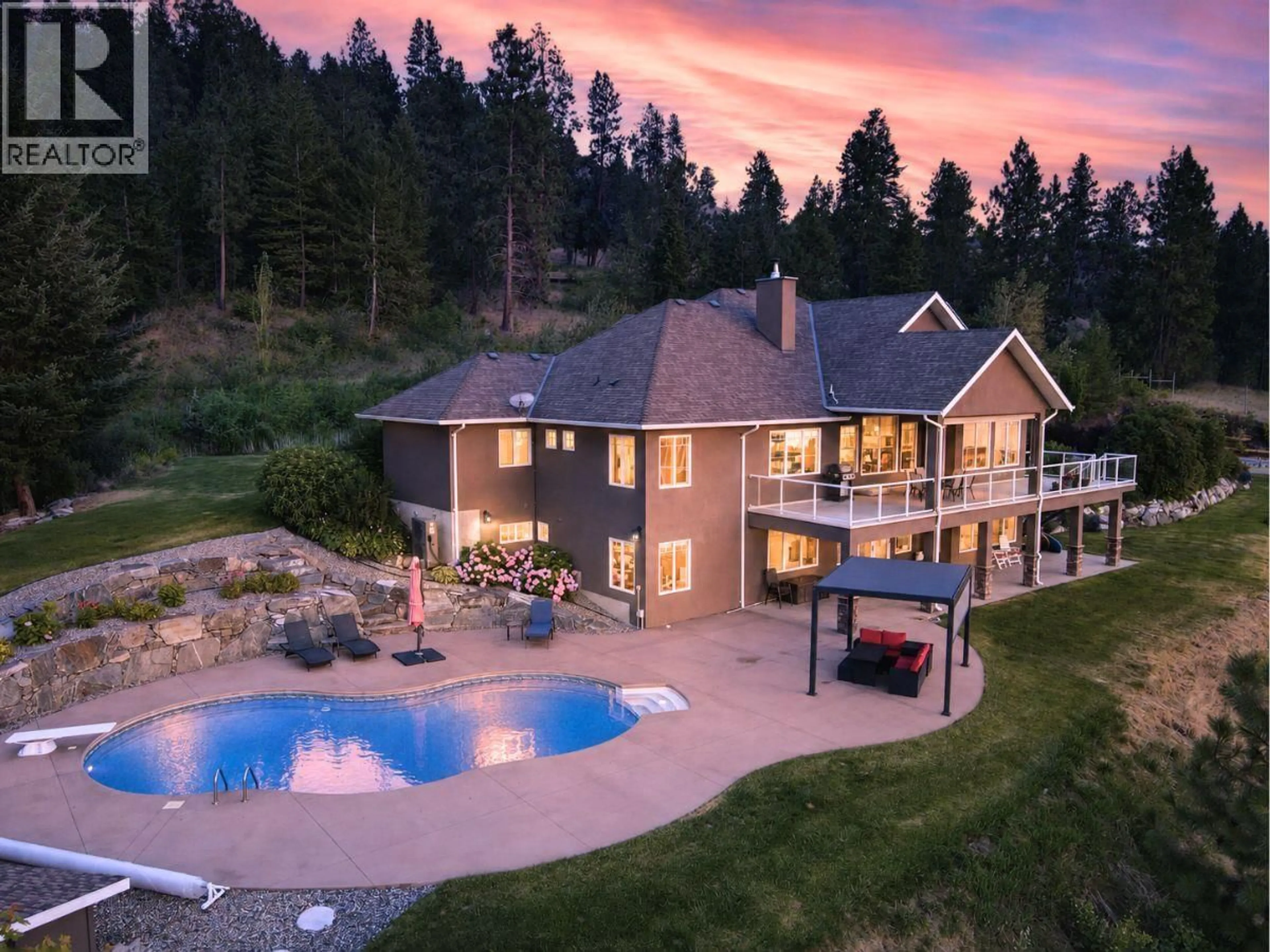 A pic from outside/outdoor area/front of a property/back of a property/a pic from drone, water/lake/river/ocean view for 13615 MIDDLE BENCH ROAD, Lake Country British Columbia V4v2B4