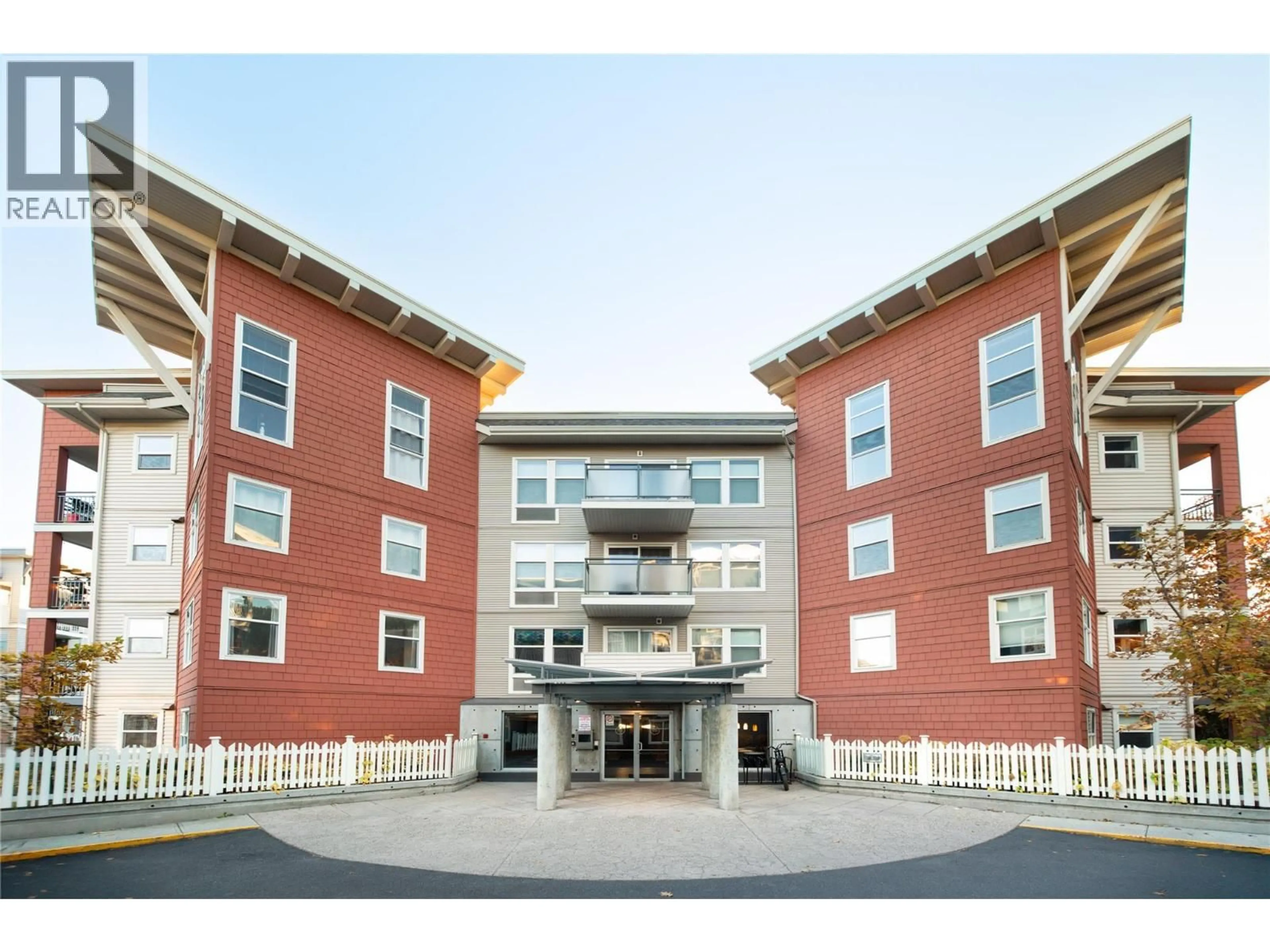 Unknown for 302 - 555 YATES ROAD, Kelowna British Columbia V1V2V2