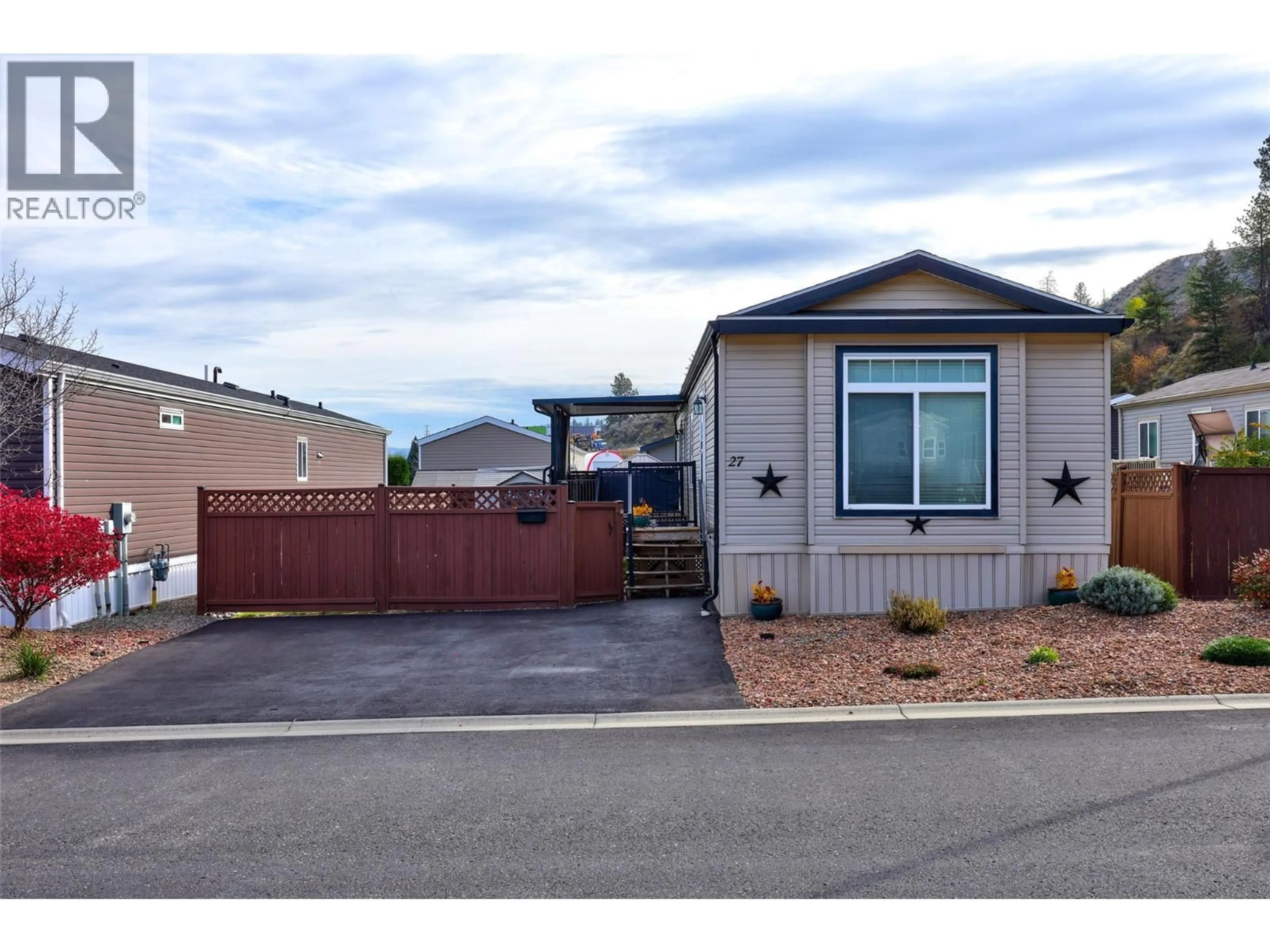 Home with vinyl exterior material, street for 27 - 7805 DALLAS DRIVE, Kamloops British Columbia V2C0E5