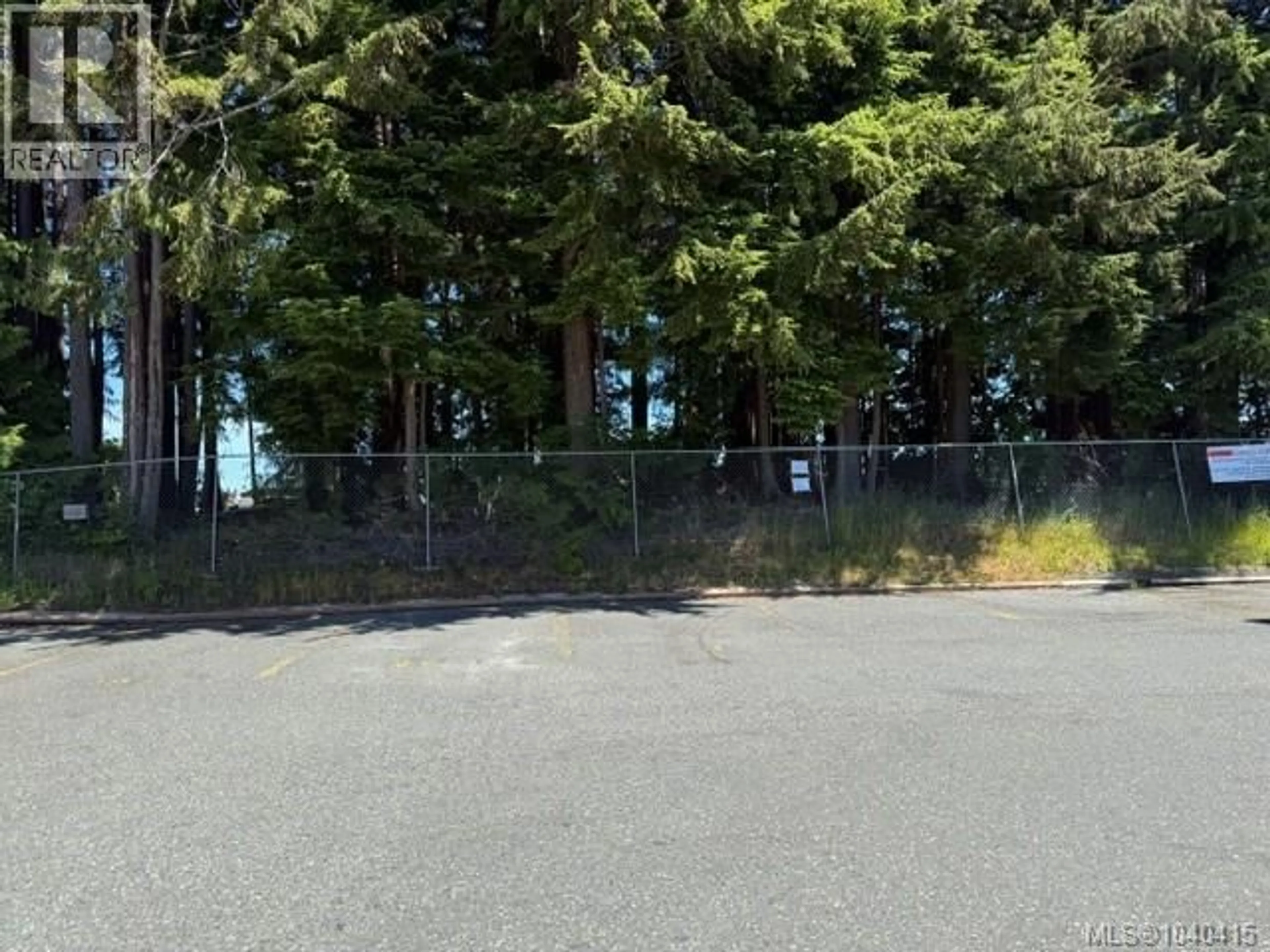 Parking for 22 - 7077 HIGHLAND DRIVE, Port Hardy British Columbia V0N2P0