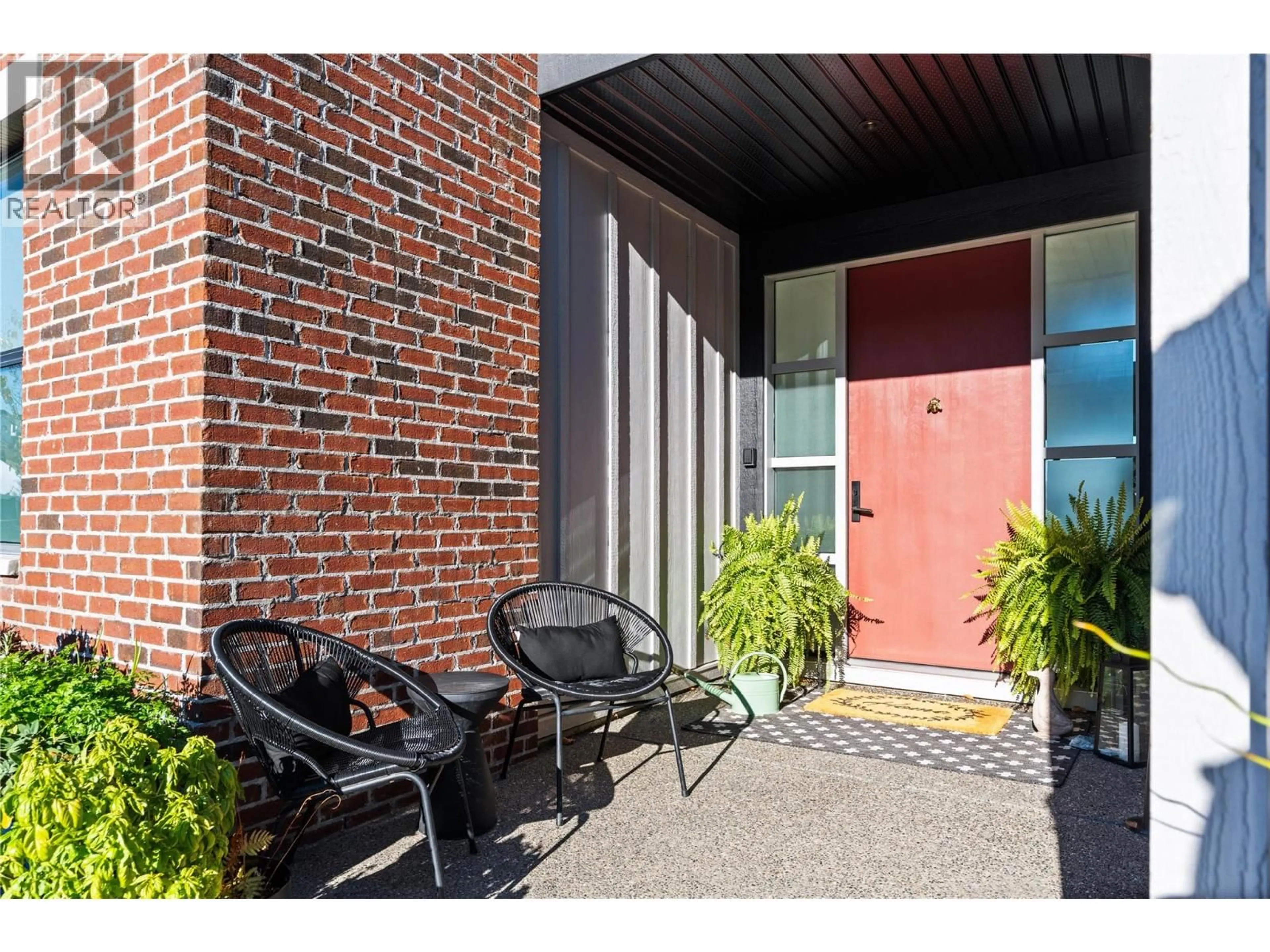 Indoor entryway for 213 ASHCROFT PLACE, Vernon British Columbia V1H2M1