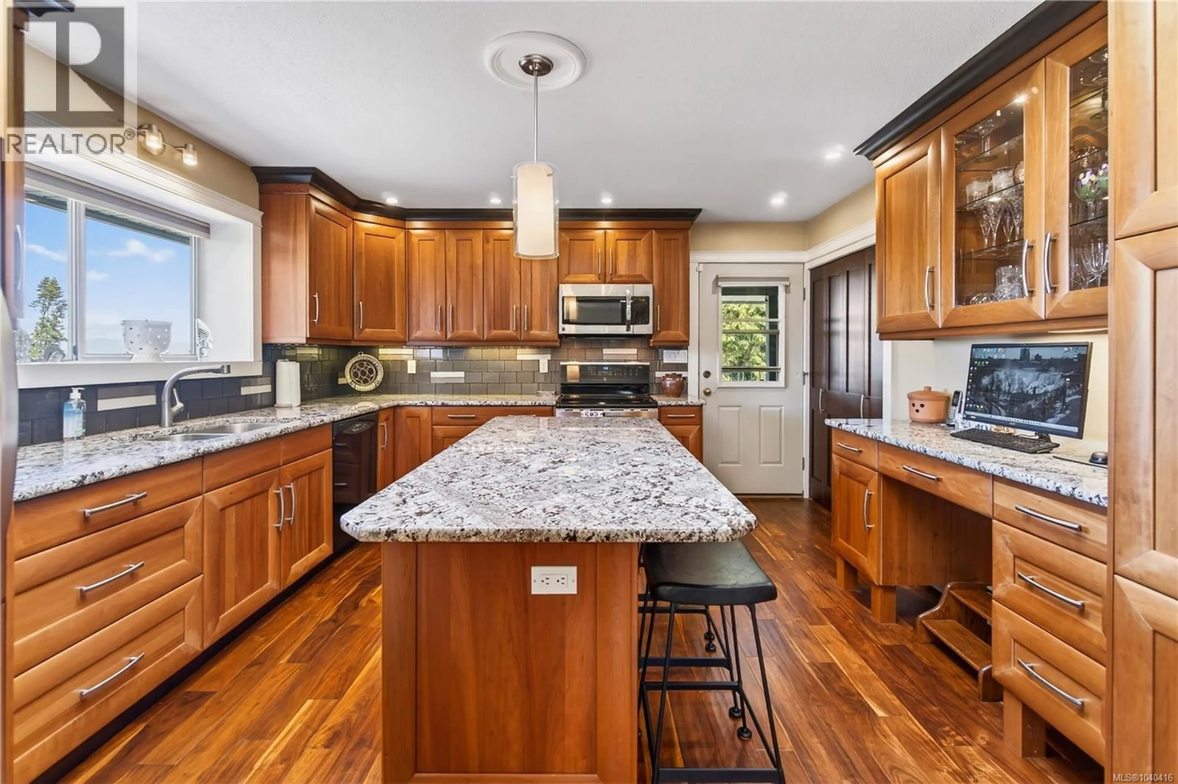 Open concept kitchen, ceramic/tile floor for 8109 NORTHWIND DRIVE, Lantzville British Columbia V0R2H0