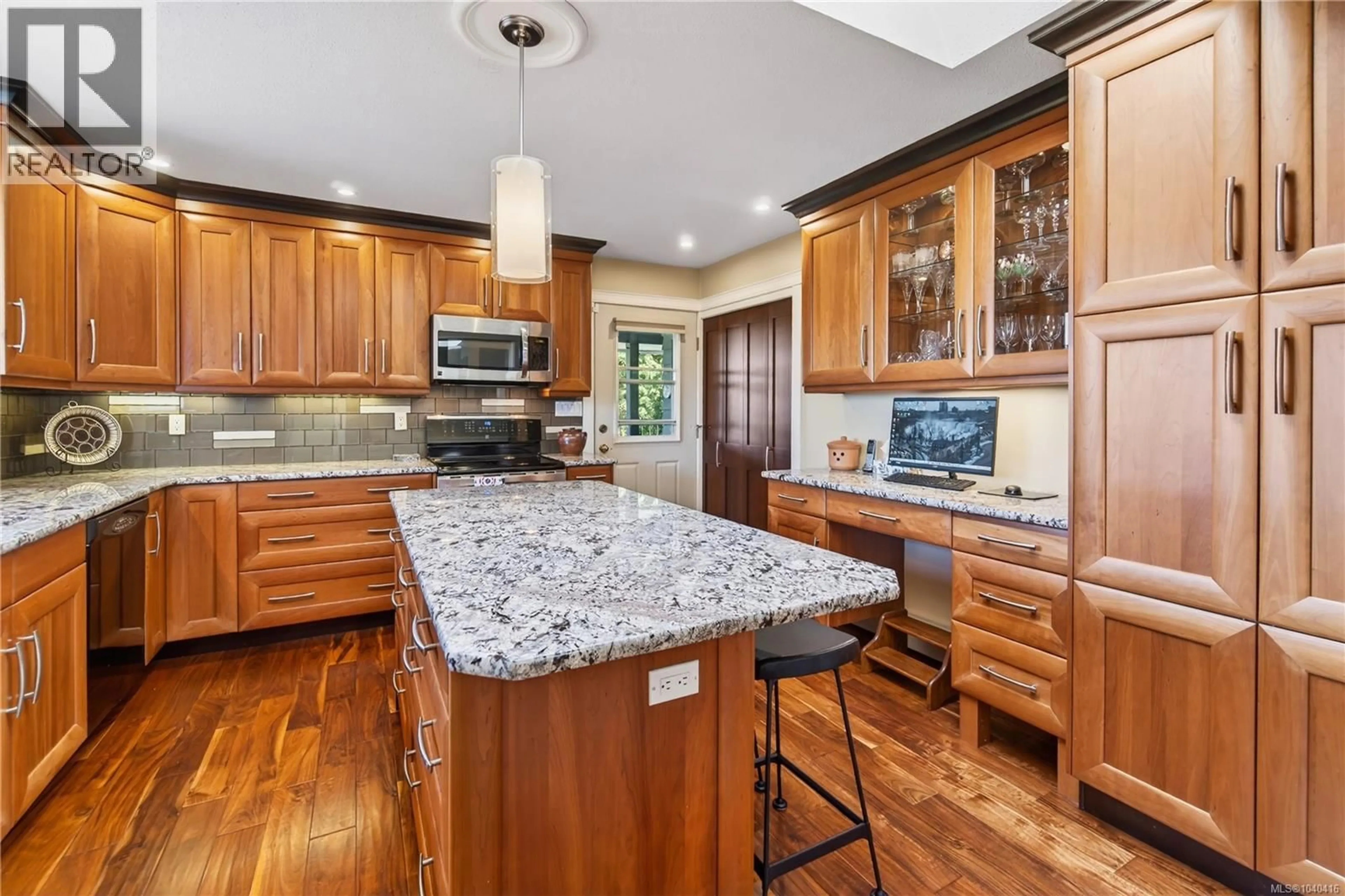 Open concept kitchen, unknown for 8109 NORTHWIND DRIVE, Lantzville British Columbia V0R2H0