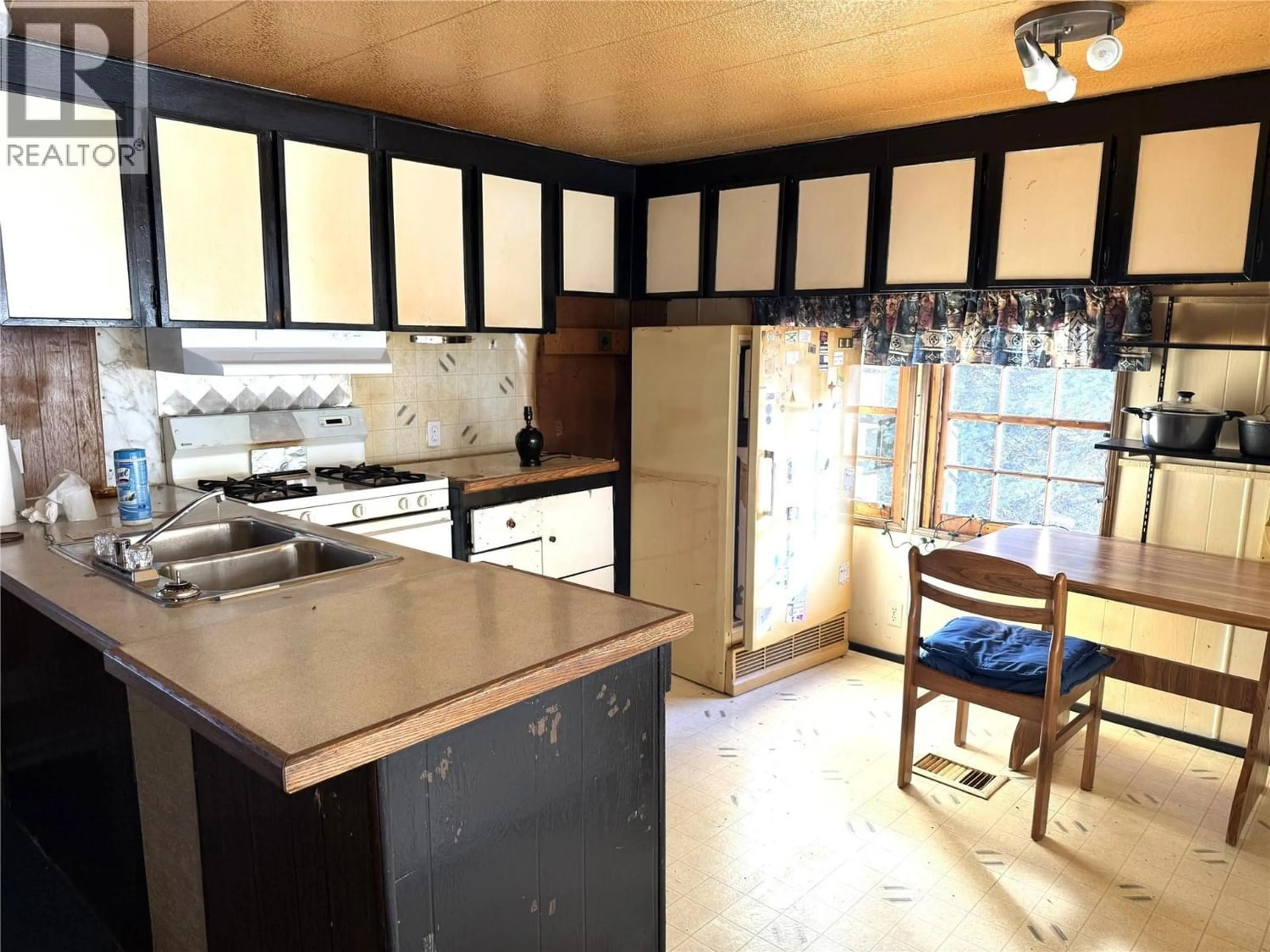 Unknown for 1765 NIAGARA CRESCENT, Elkford British Columbia V0B1H0