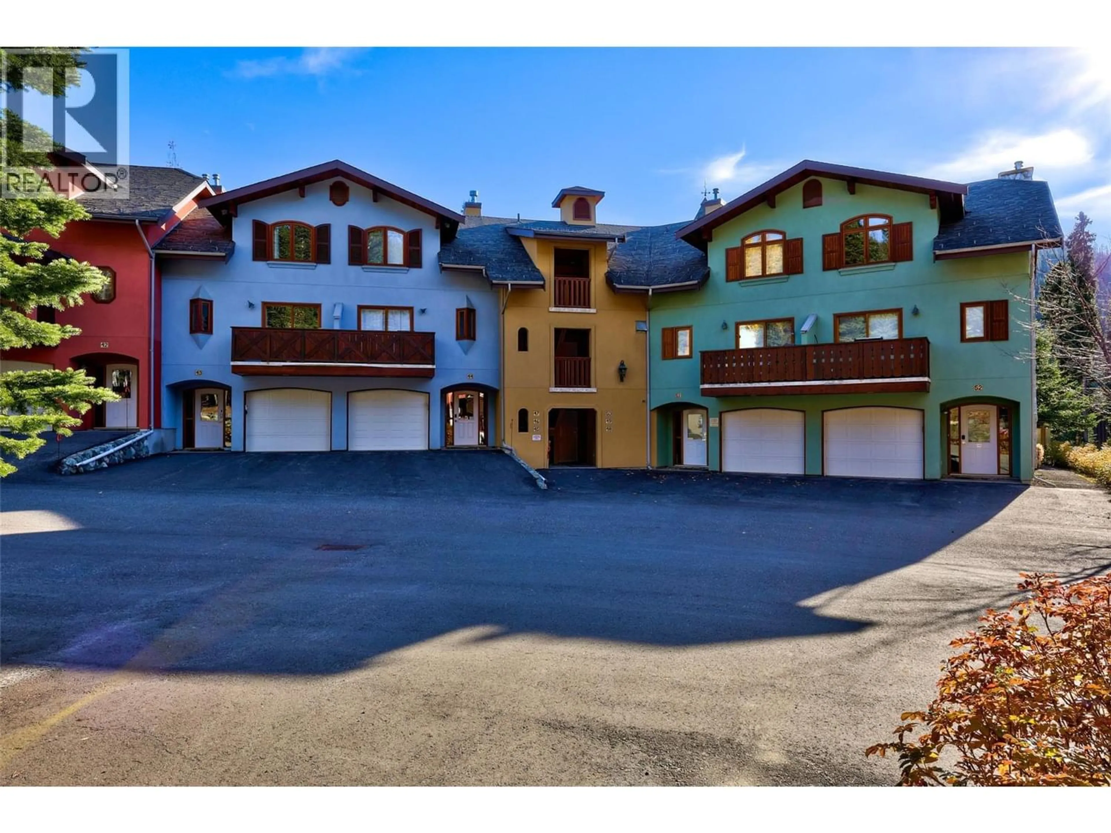 A pic from outside/outdoor area/front of a property/back of a property/a pic from drone, street for 46 - 3320 VILLAGE PLACE, Sun Peaks British Columbia V0E5N0