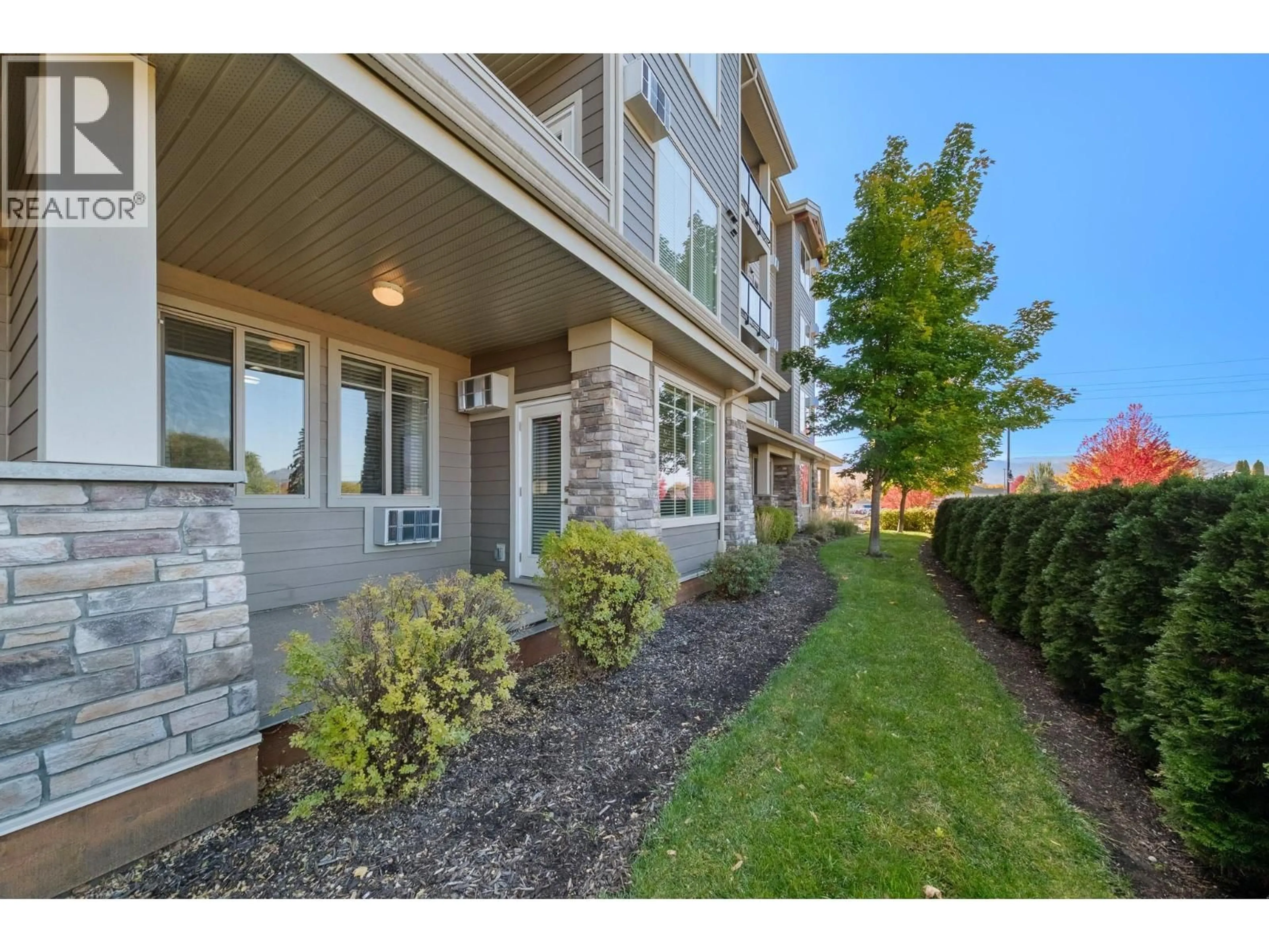 Patio, street for 106 - 3731 CASORSO ROAD, Kelowna British Columbia V1W5E9