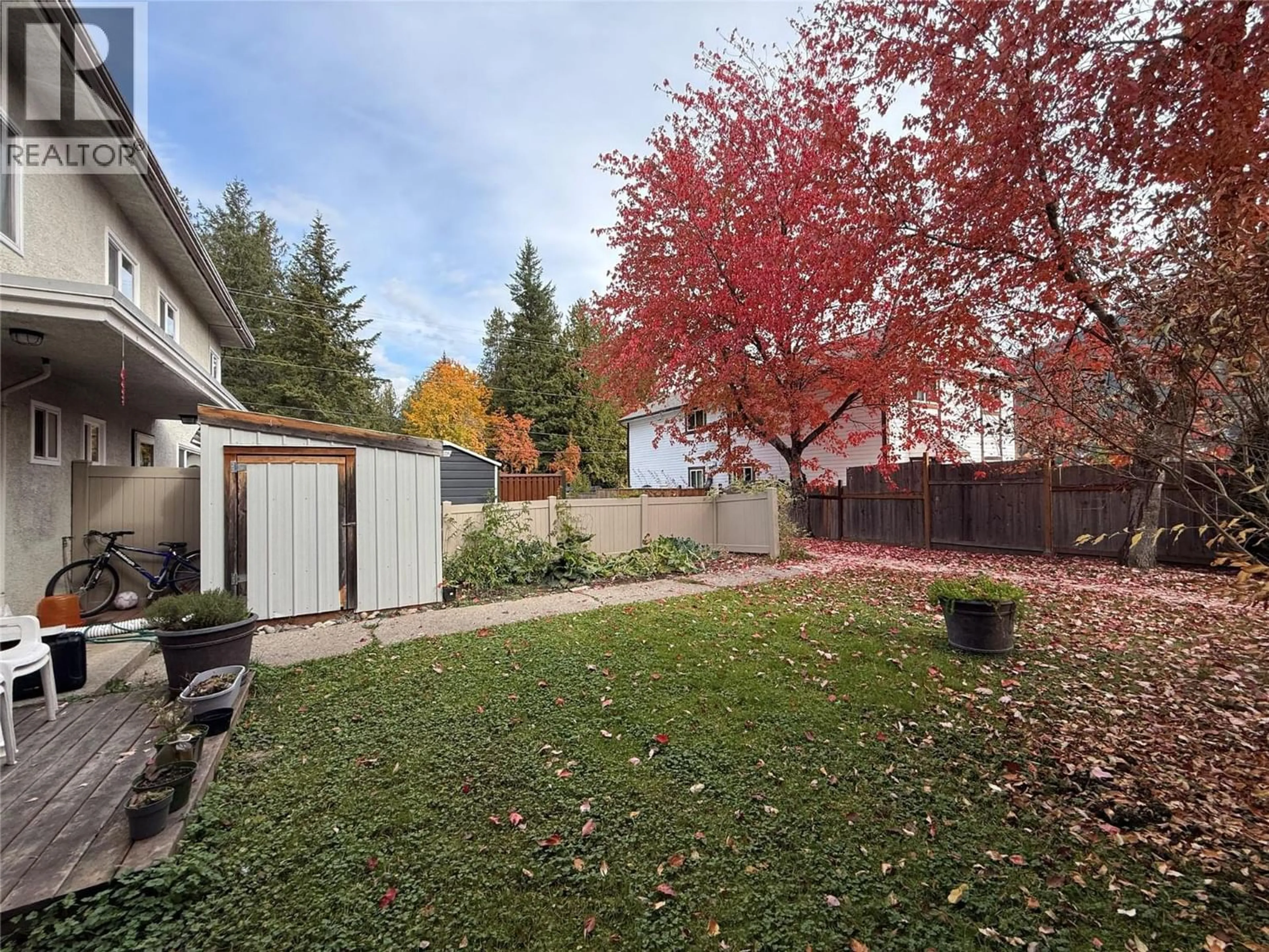 Patio, street for 403 RICHARDS STREET WEST, Nelson British Columbia V1L3K2