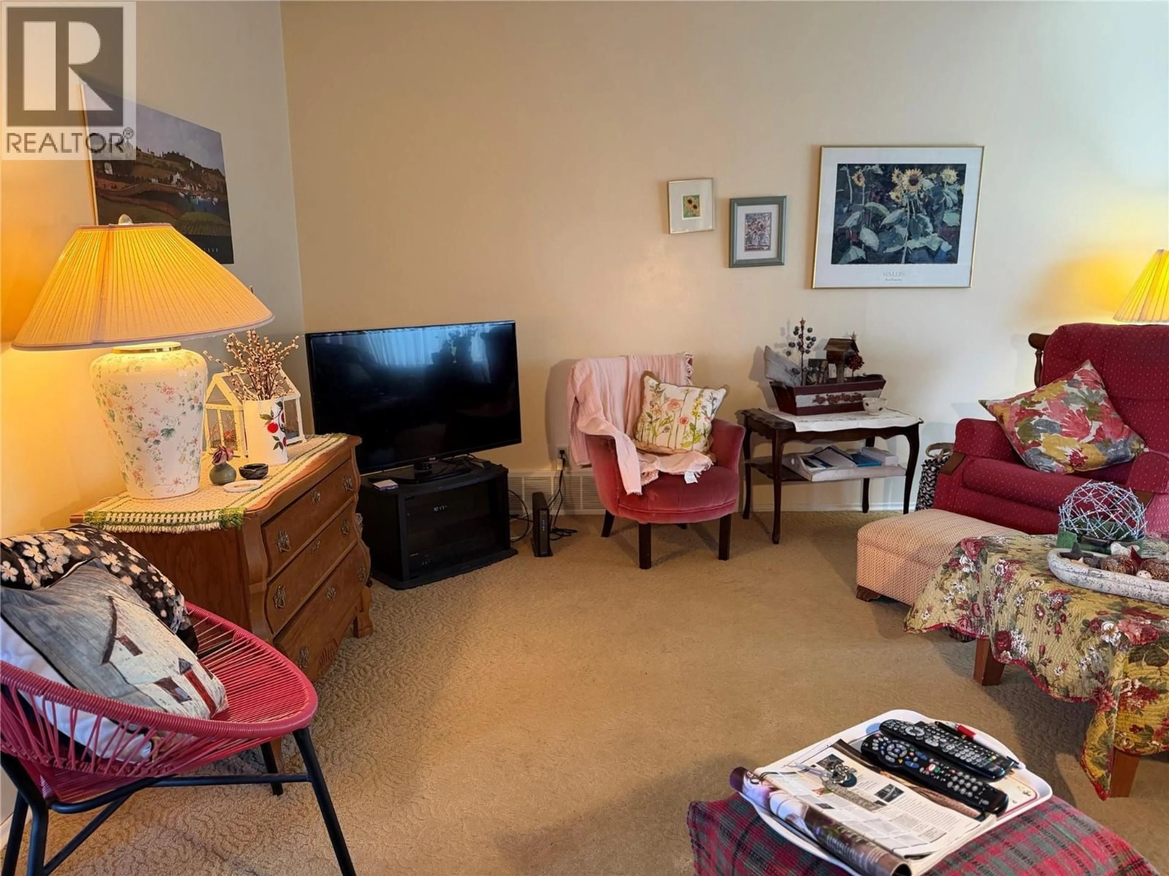 Living room with furniture, unknown for 932 111 AVENUE, Dawson Creek British Columbia V1G2X3
