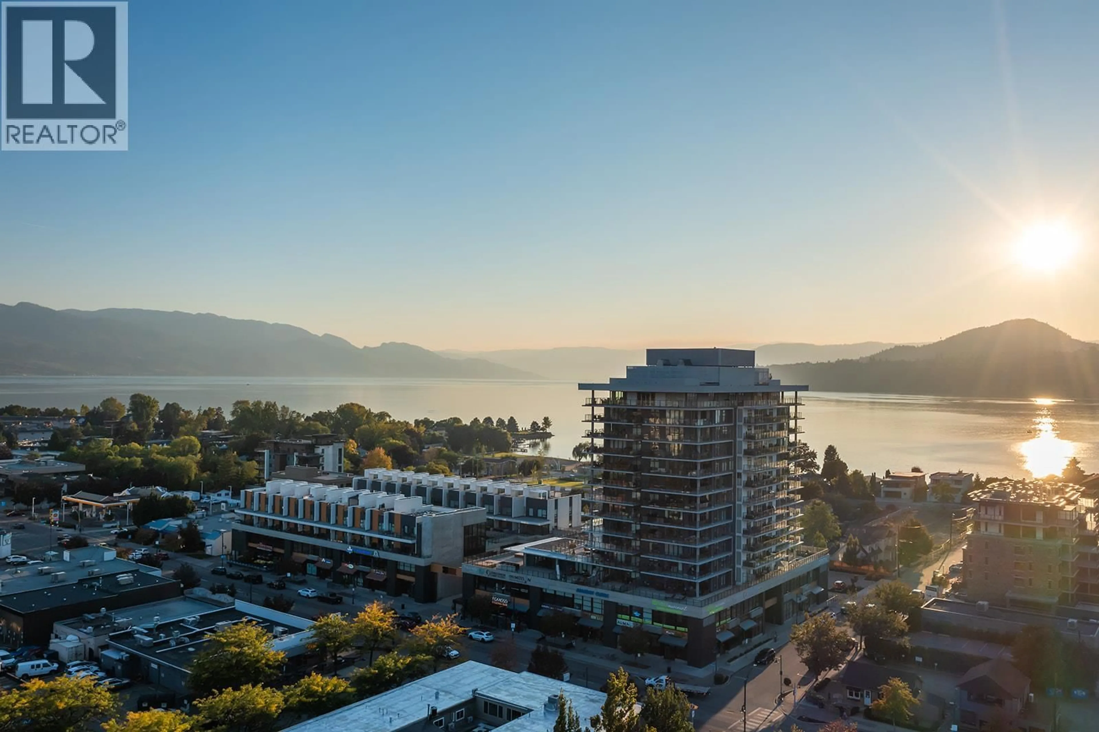Unknown for 303 - 3030 PANDOSY STREET, Kelowna British Columbia V1Y0C4