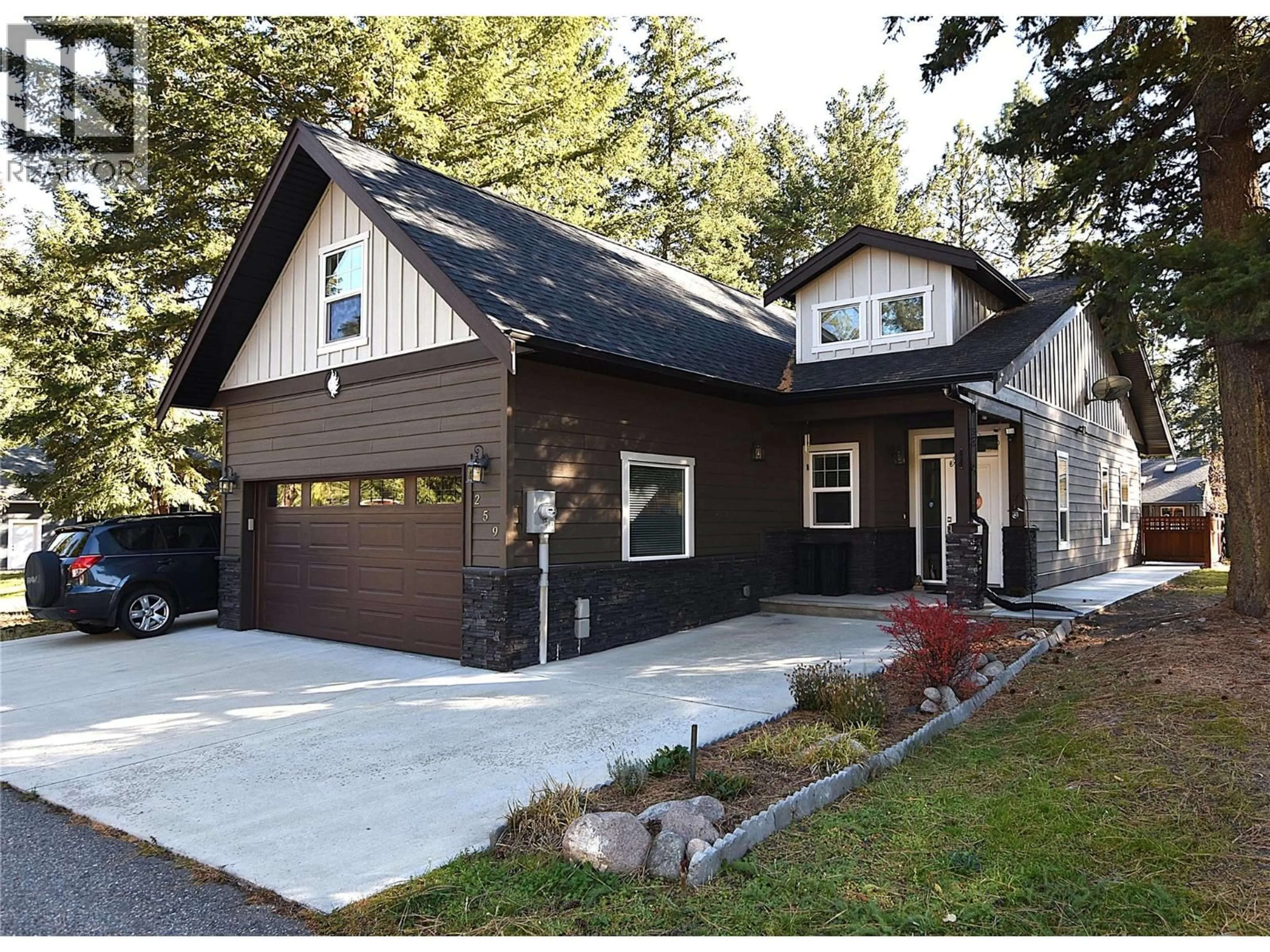 Home with vinyl exterior material, street for 259 GROUSE AVENUE, Vernon British Columbia V1H2A1