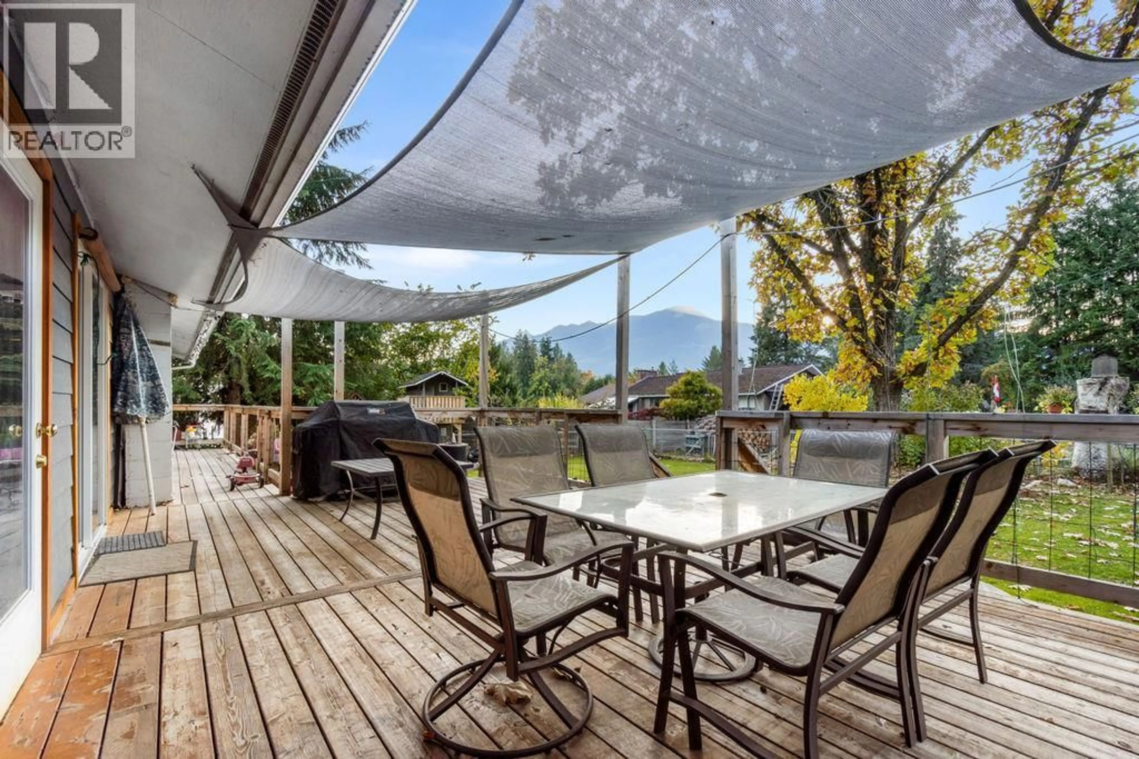Patio, unknown for 506 1ST AVENUE NORTHWEST, Nakusp British Columbia V0G1R0