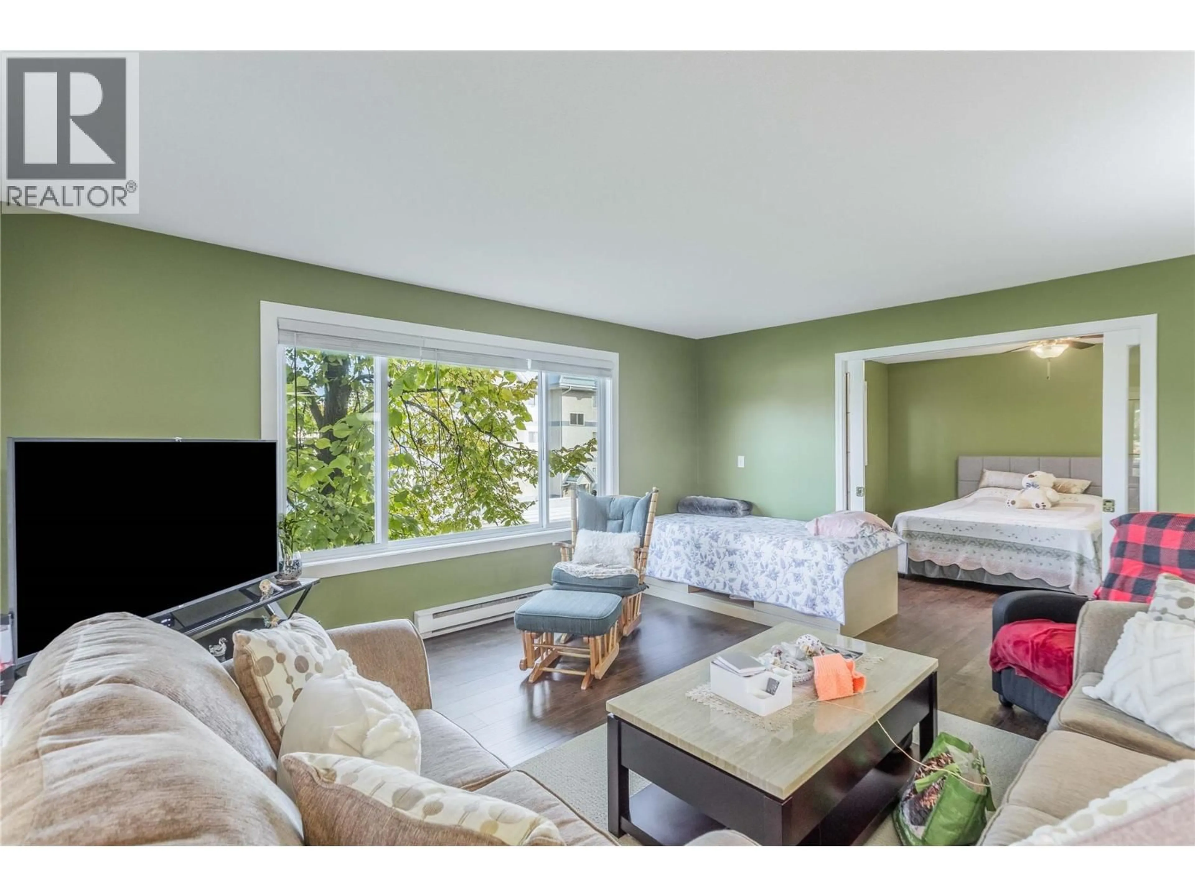 Living room with furniture, unknown for 202 - 180 HOLLYWOOD ROAD NORTH, Kelowna British Columbia V1X6Y9