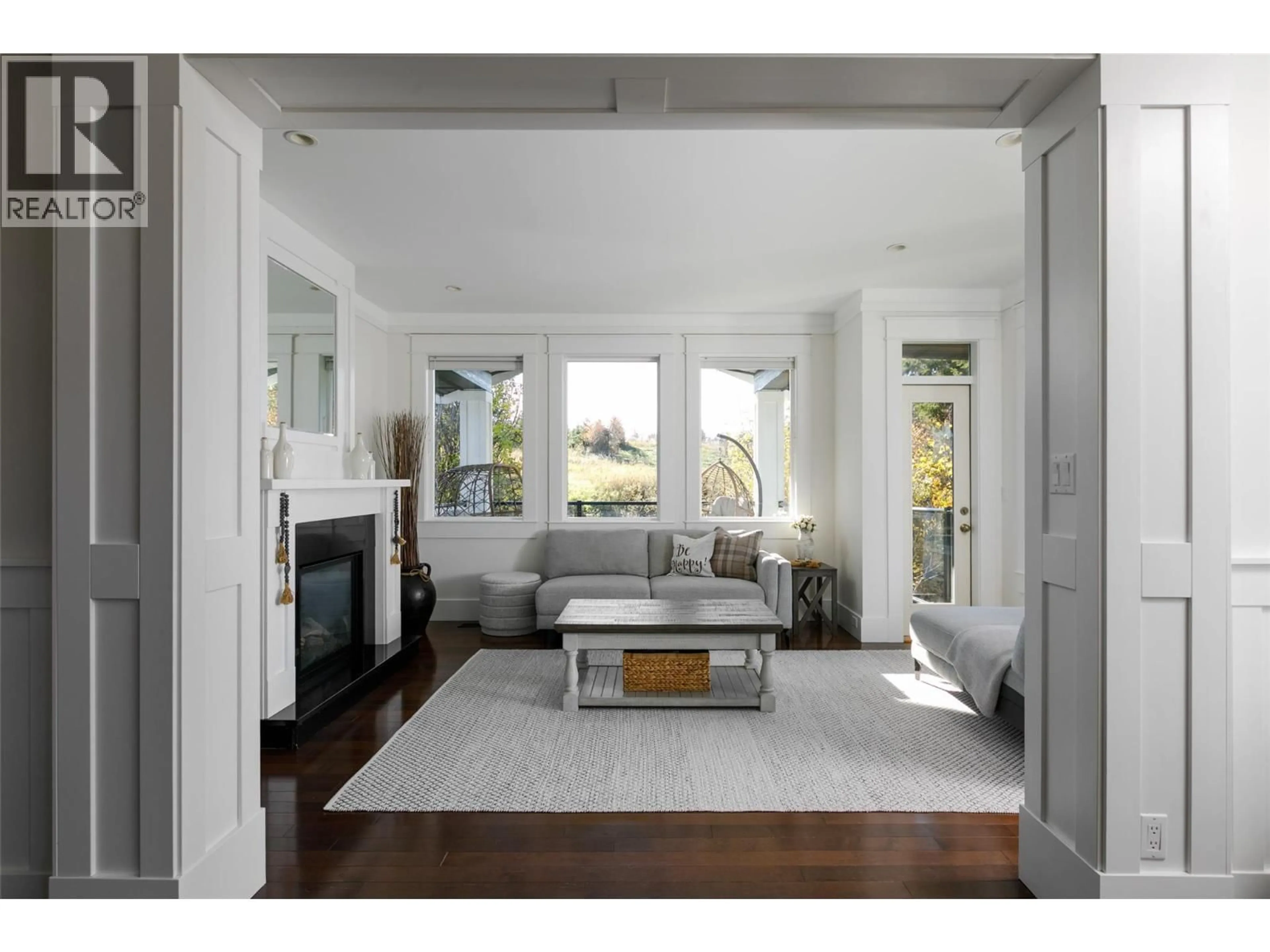 Living room with furniture, unknown for 3932 HORNBY TERRACE, Armstrong British Columbia V4Y0X7