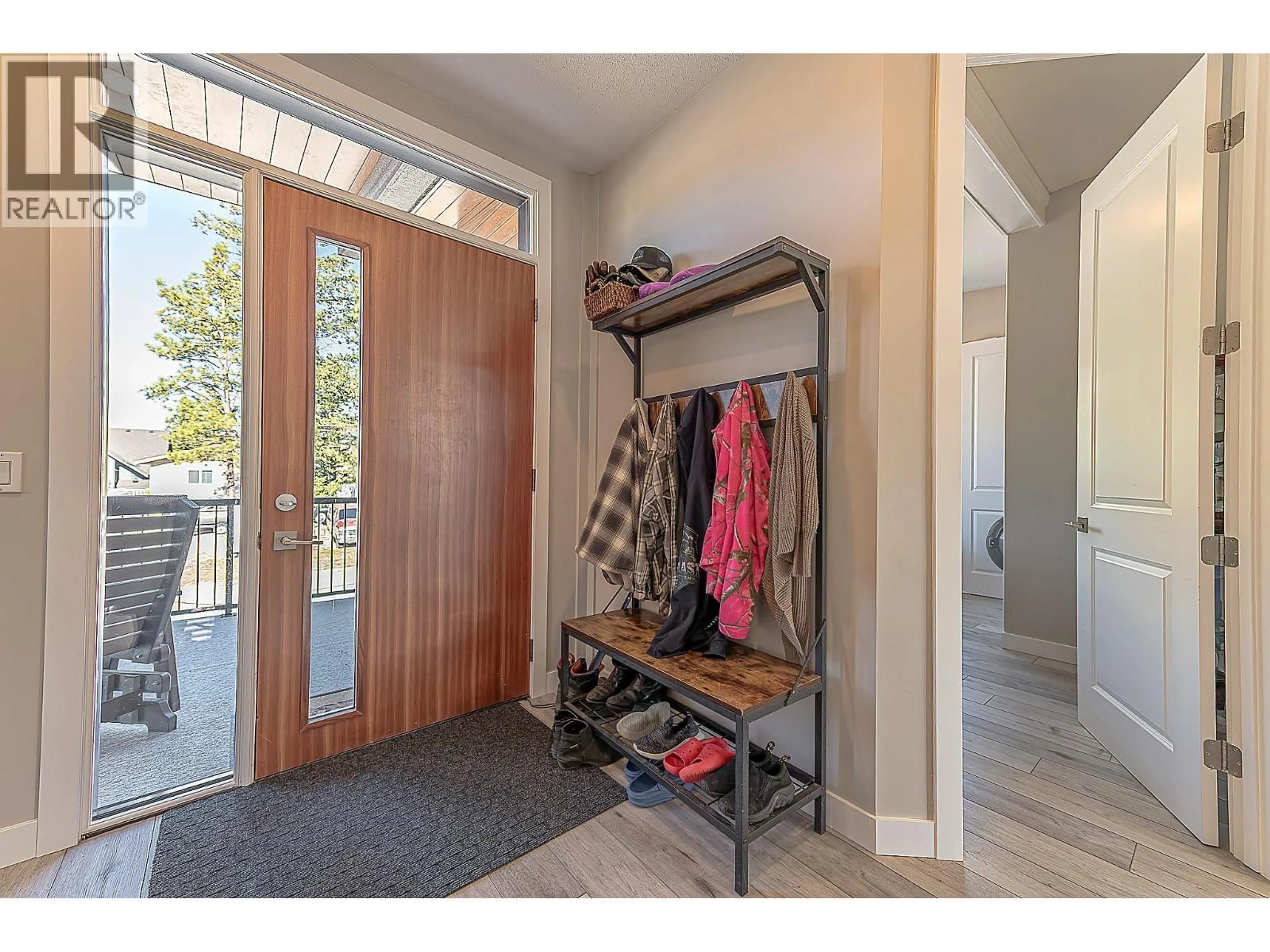 Indoor entryway for 4978 PONDEROSA CRESCENT, Canal Flats British Columbia V0B1B0