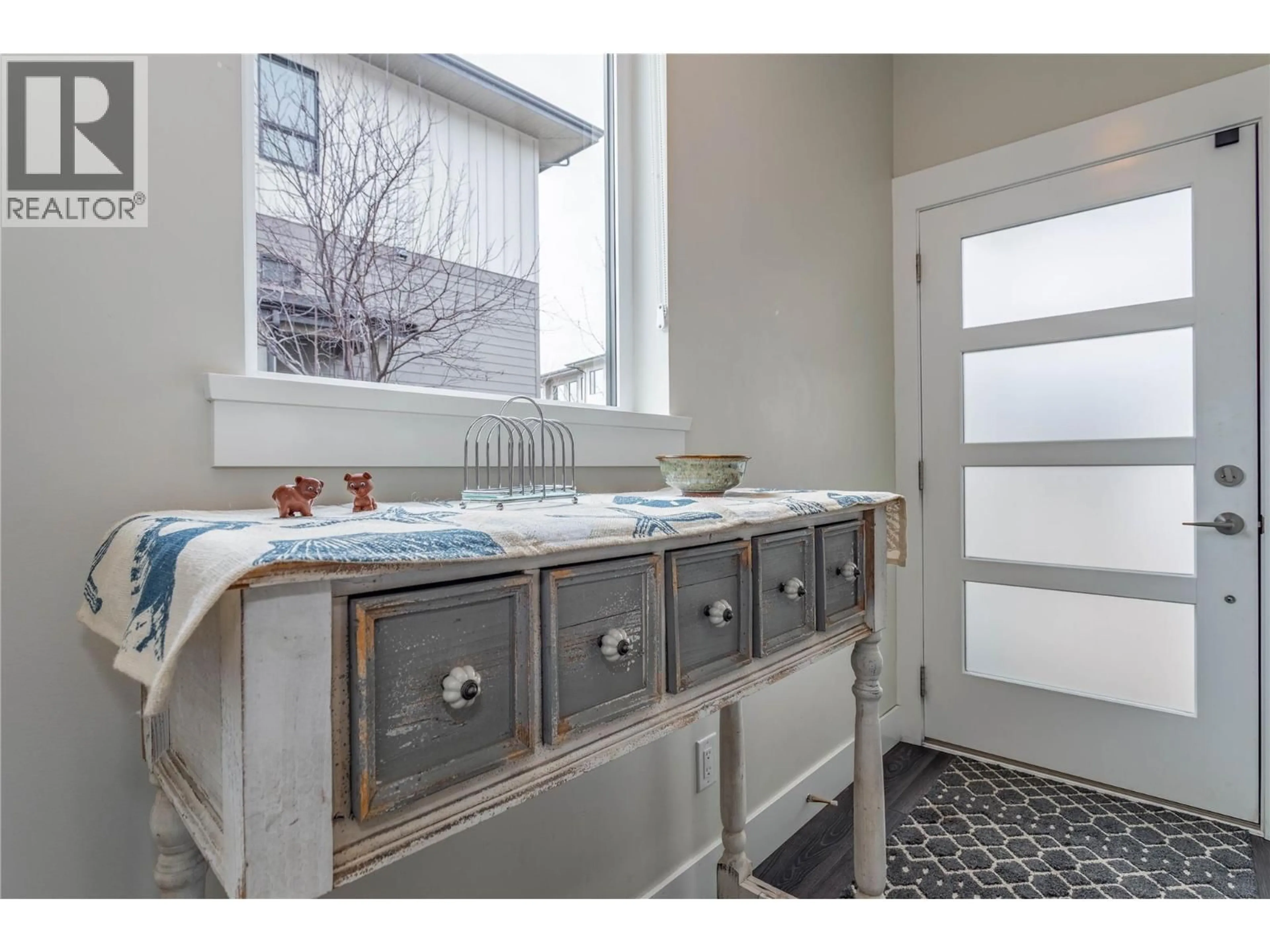 Contemporary bathroom, ceramic/tile floor for 37 - 12798 LAKE HILL DRIVE, Lake Country British Columbia V4V2W5