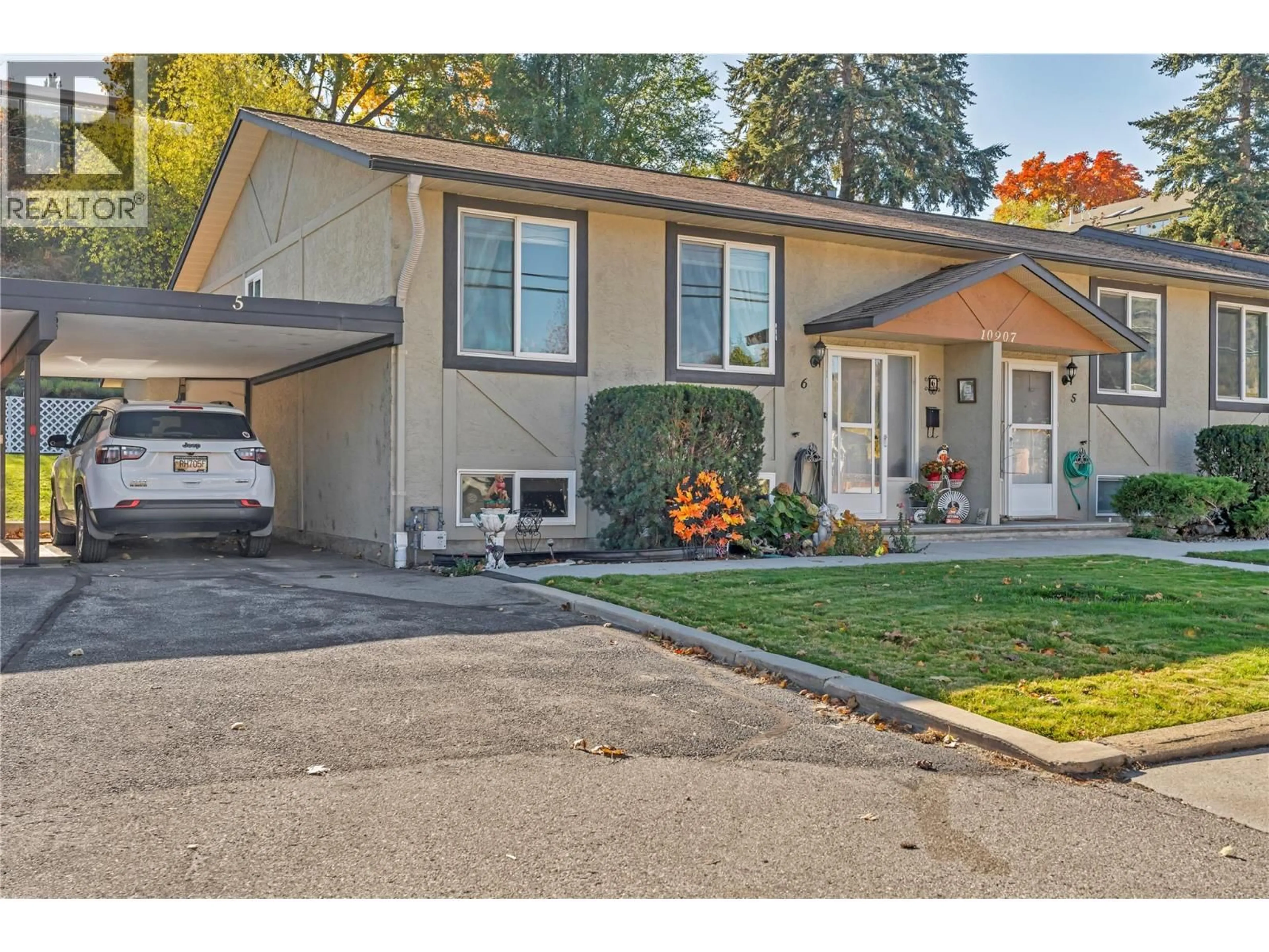 Home with vinyl exterior material, street for 6 - 10907 JUBILEE ROAD WEST, Summerland British Columbia V0H1Z0