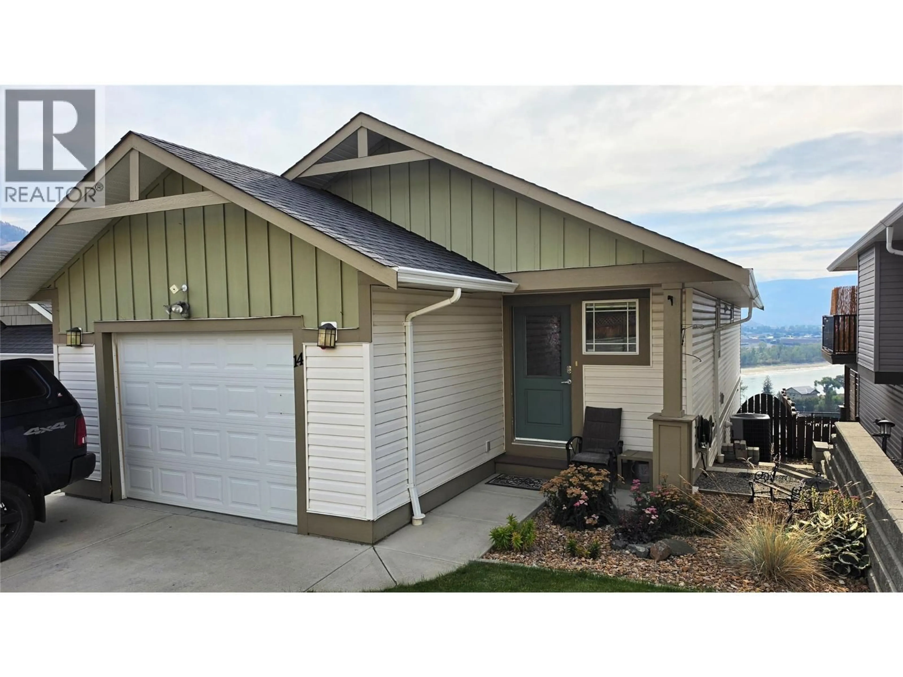 Home with vinyl exterior material, unknown for 14 900 STAGECOACH DRIVE, Kamloops British Columbia V2B0B7