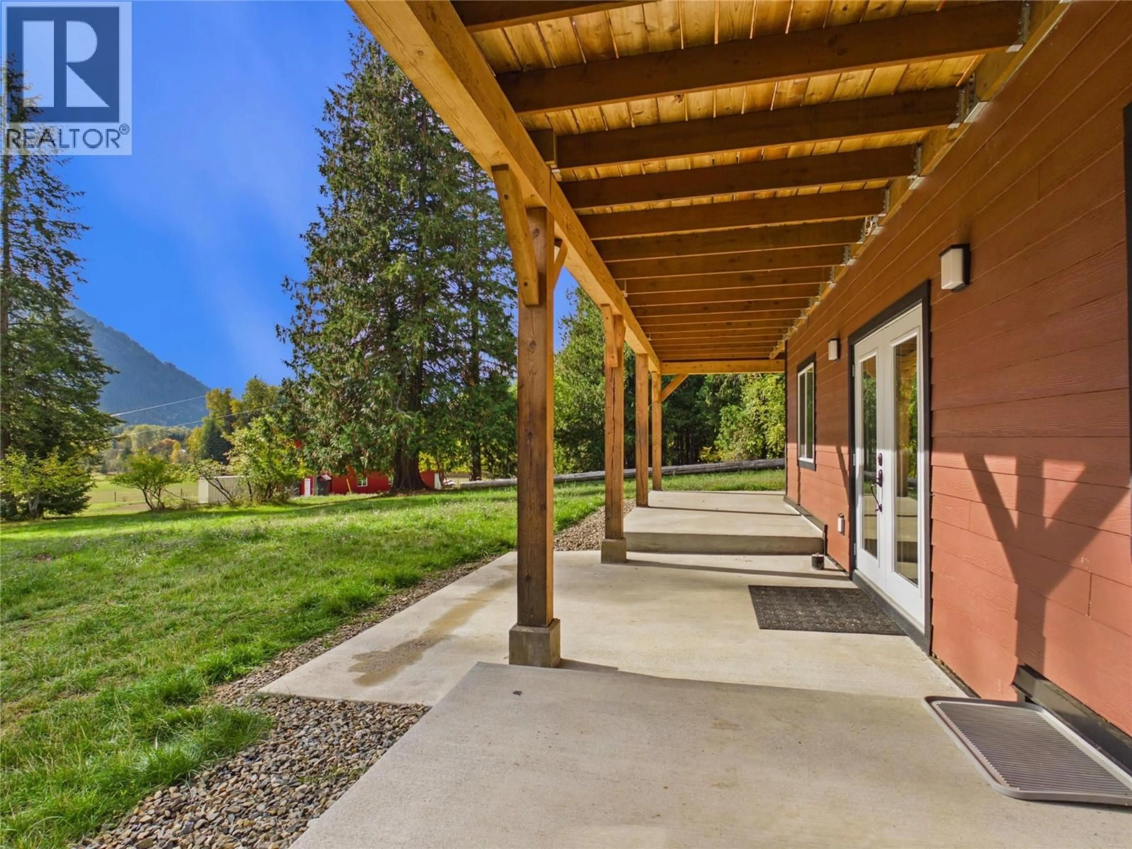 Patio, mountain view for 8774 HIGHWAY 6 HIGHWAY, Salmo British Columbia V0G1Z0