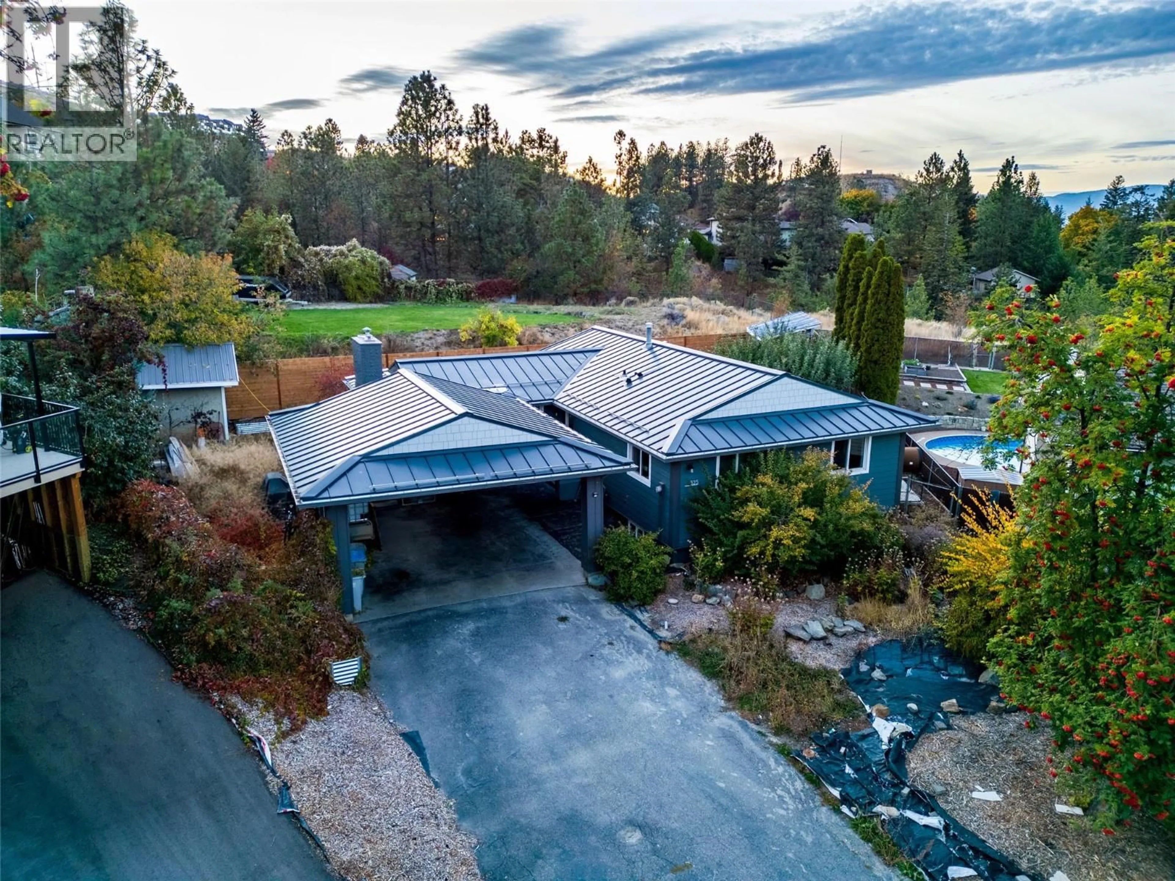 A pic from outside/outdoor area/front of a property/back of a property/a pic from drone, unknown for 325 WHITESHIELD CRESCENT, Kamloops British Columbia V2E1G3