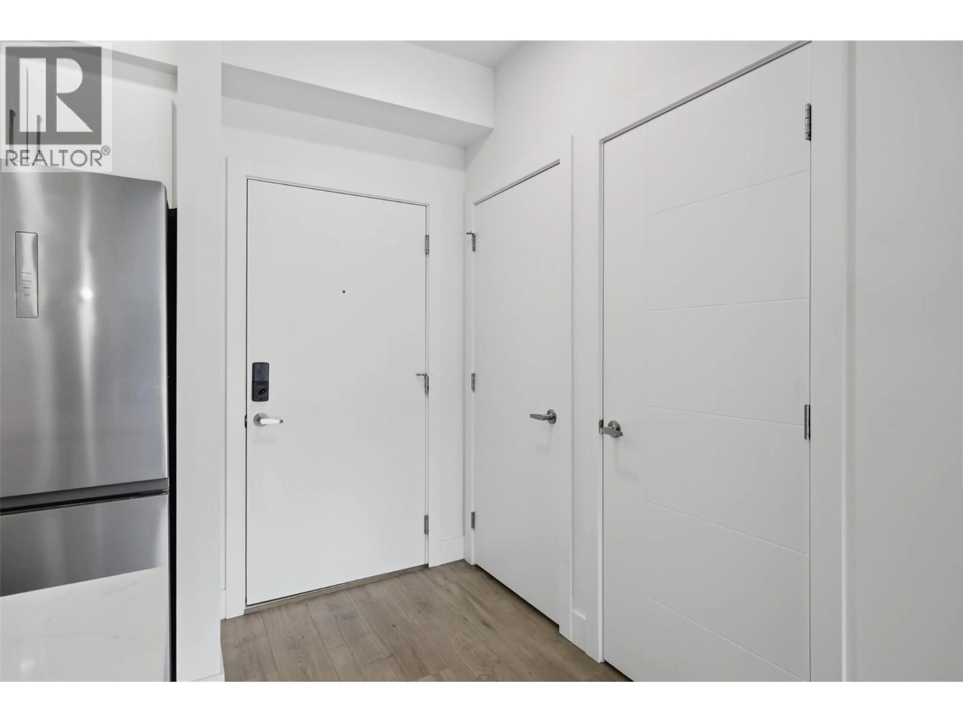 Indoor entryway for 405 - 2046 ROBSON PLACE, Kamloops British Columbia V2E0A5