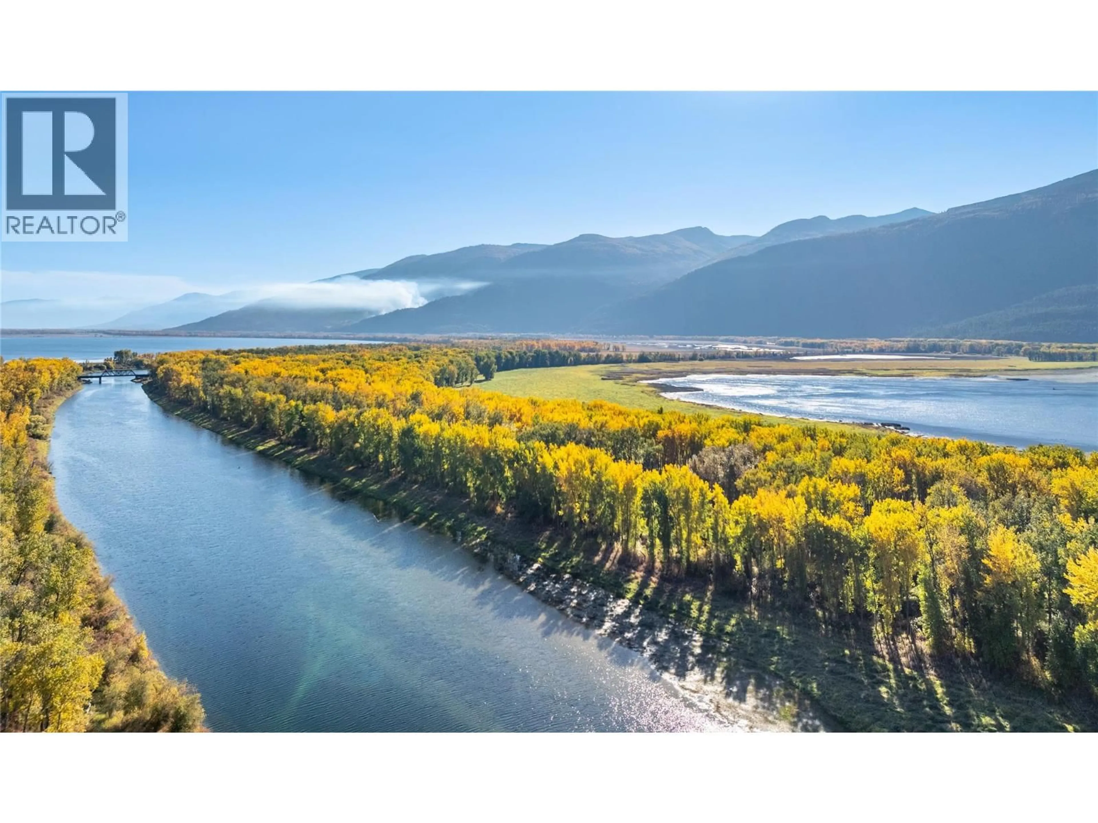 Blurry image for 8732 3A HIGHWAY, Sirdar British Columbia V0B2N1