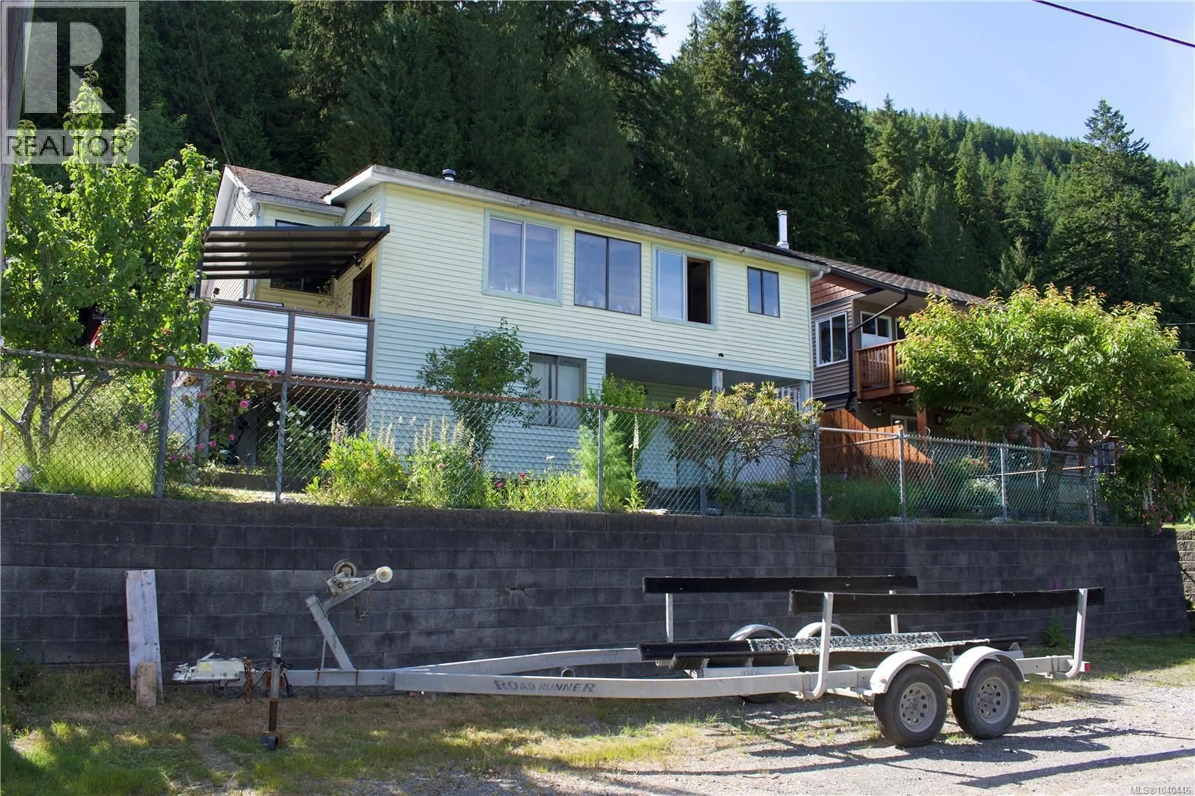 A pic from outside/outdoor area/front of a property/back of a property/a pic from drone, unknown for 534 CARDIAC CLIMB ROAD, Tahsis British Columbia V0P1X0