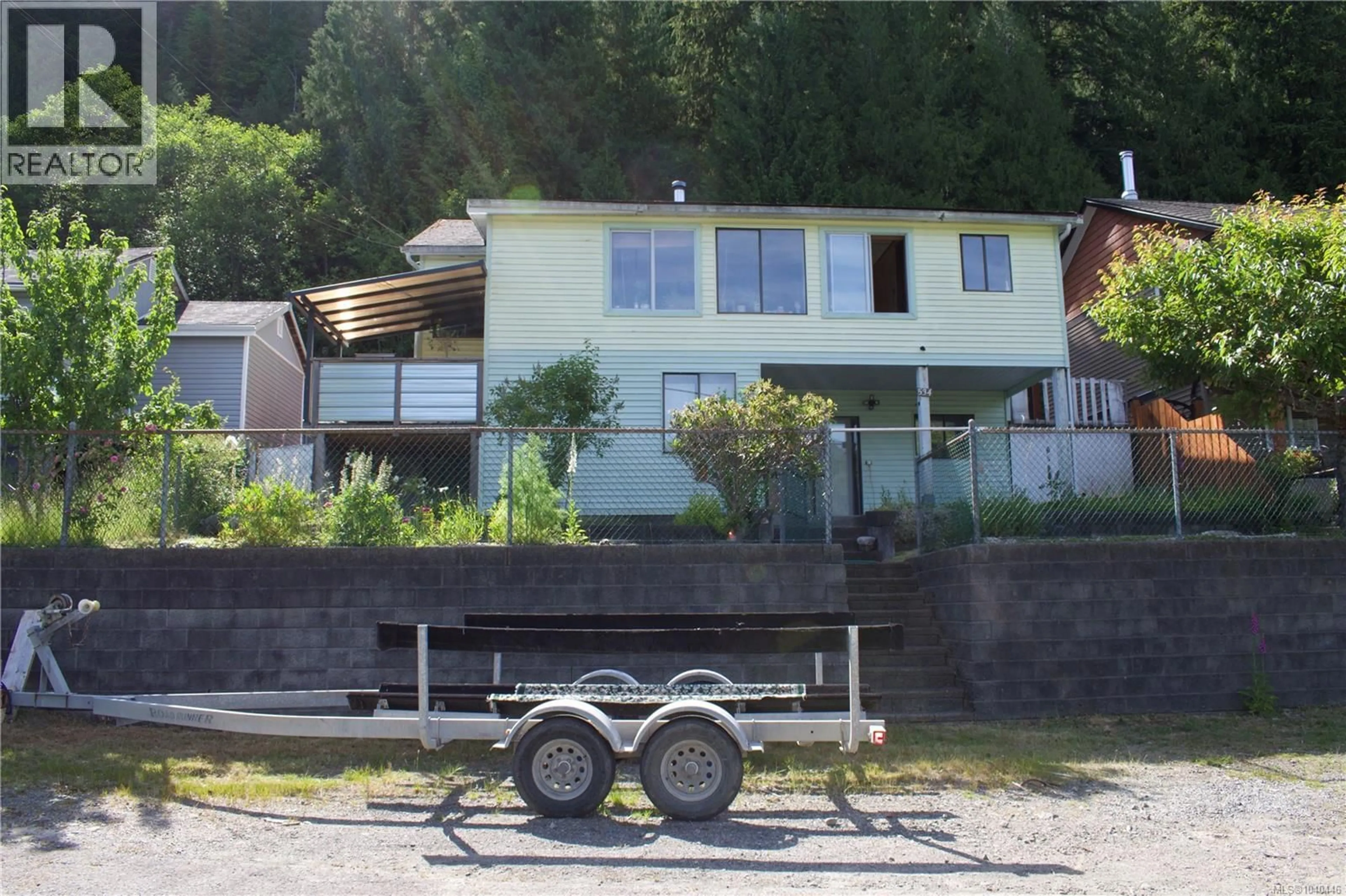 A pic from outside/outdoor area/front of a property/back of a property/a pic from drone, unknown for 534 CARDIAC CLIMB ROAD, Tahsis British Columbia V0P1X0
