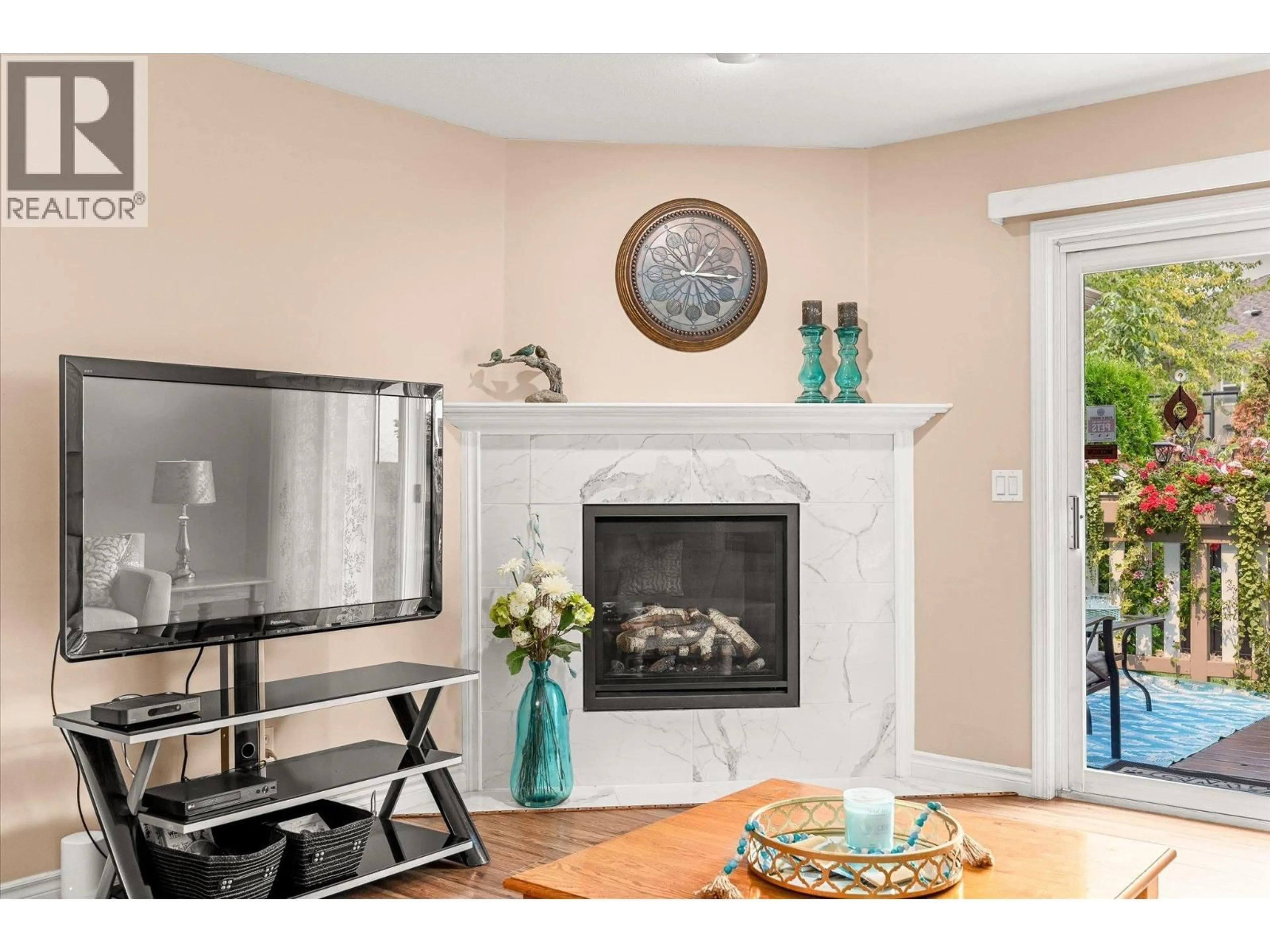 Open concept kitchen, unknown for 4 - 140 NICKEL ROAD, Kelowna British Columbia V1X4E6