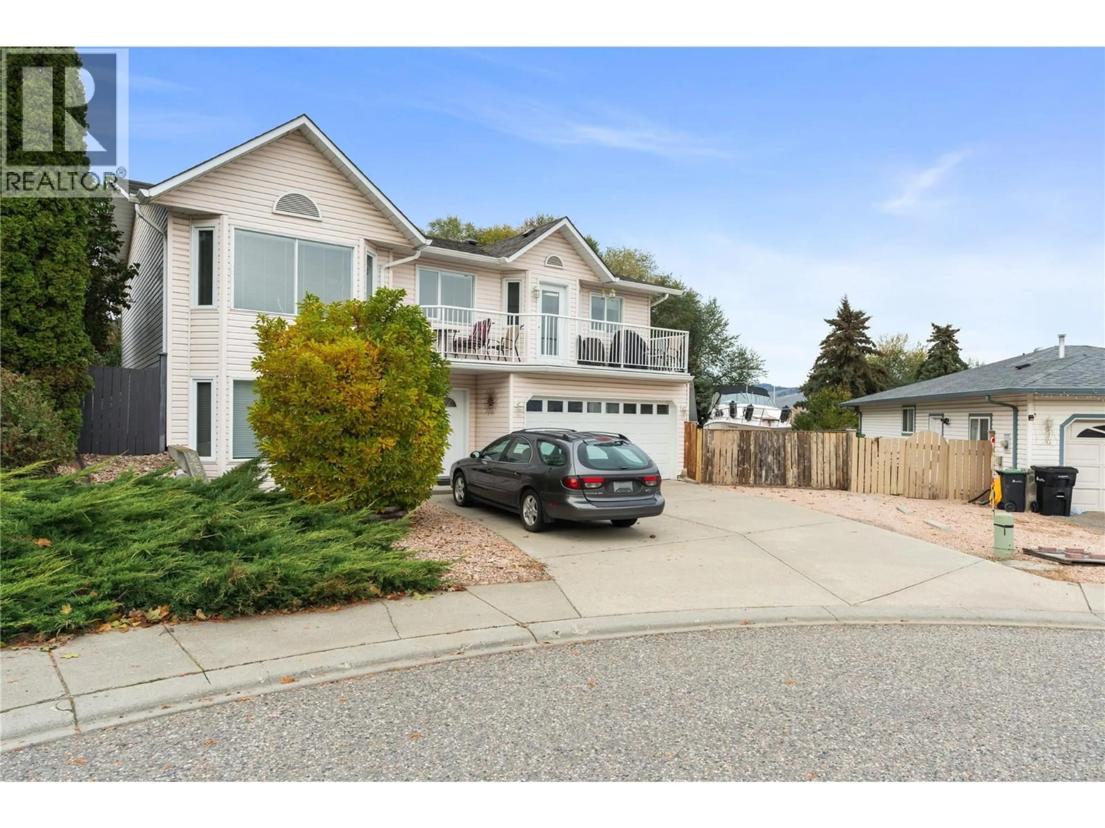 Home with vinyl exterior material, street for 420 MT FOSTHALL PLACE, Vernon British Columbia V1B2W2