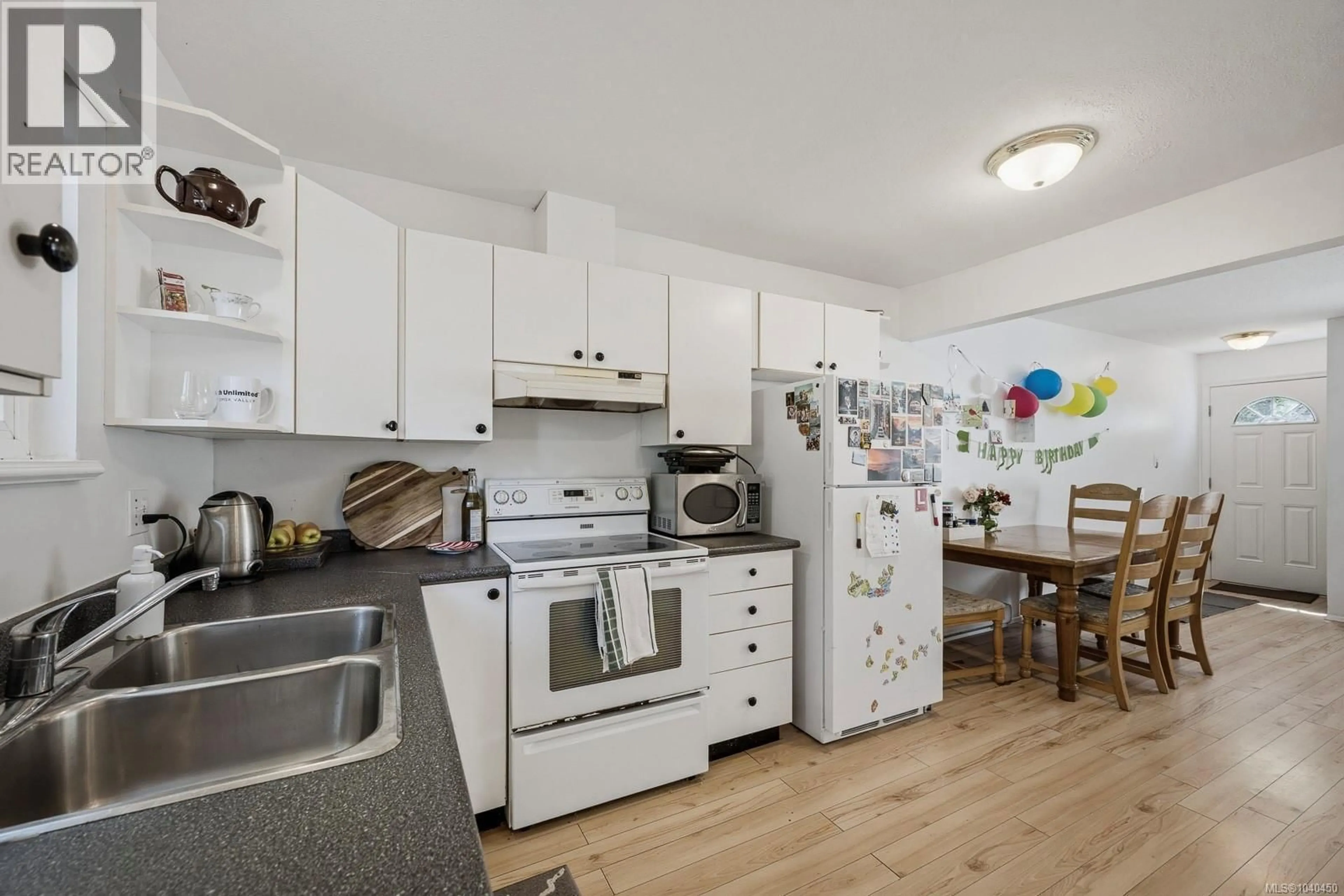 Standard kitchen, unknown for 4 - 1535 DINGWALL ROAD, Courtenay British Columbia V9N3S8