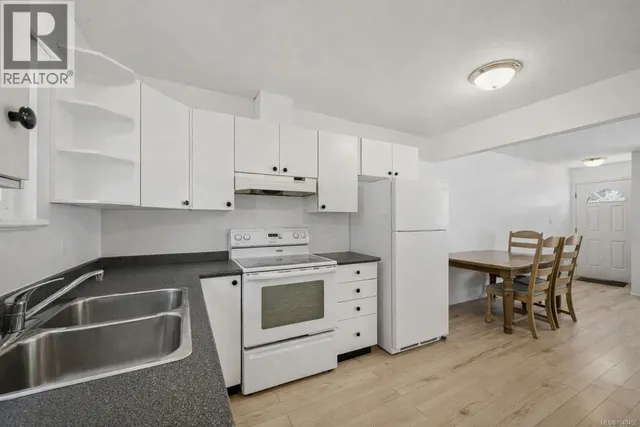 4 - 1535 DINGWALL ROAD, Courtenay 3