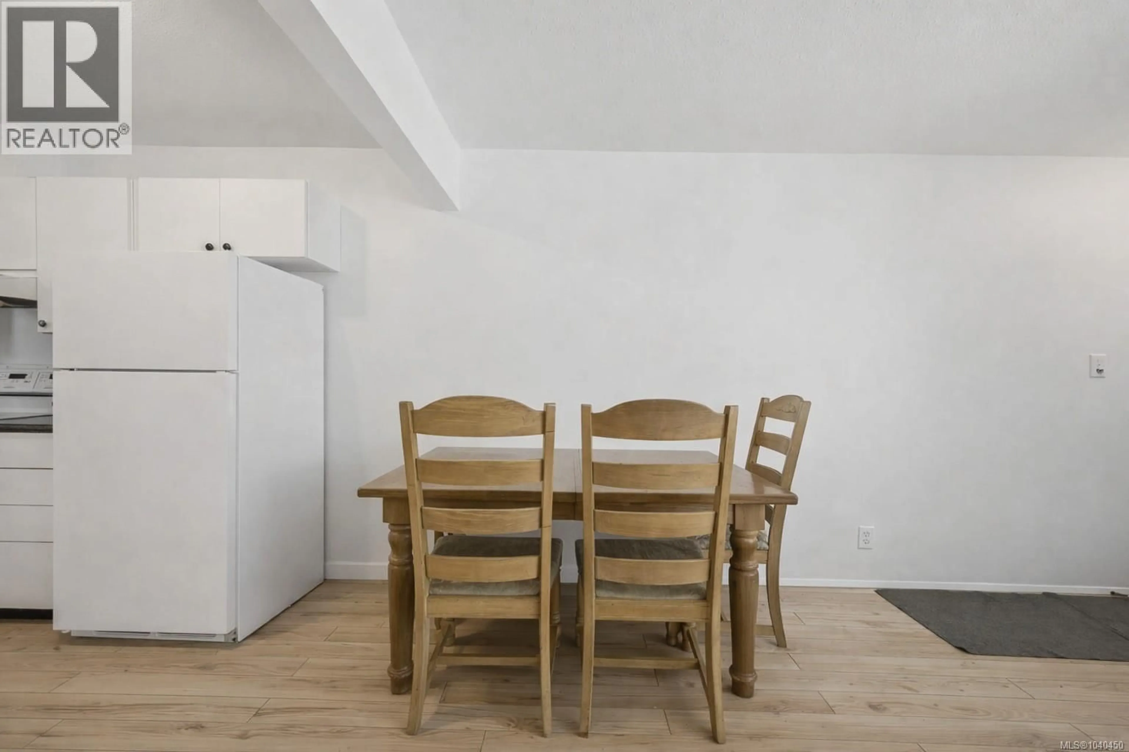 A pic of a room for 4 - 1535 DINGWALL ROAD, Courtenay British Columbia V9N3S8