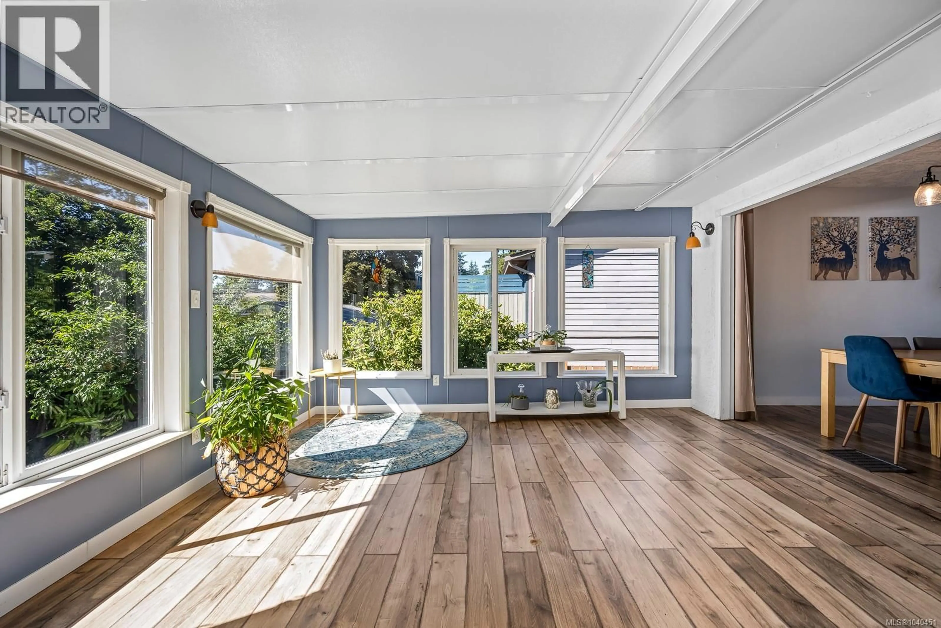 Indoor entryway for 591 ROCKY HEIGHTS ROAD, Comox British Columbia V9M3E8