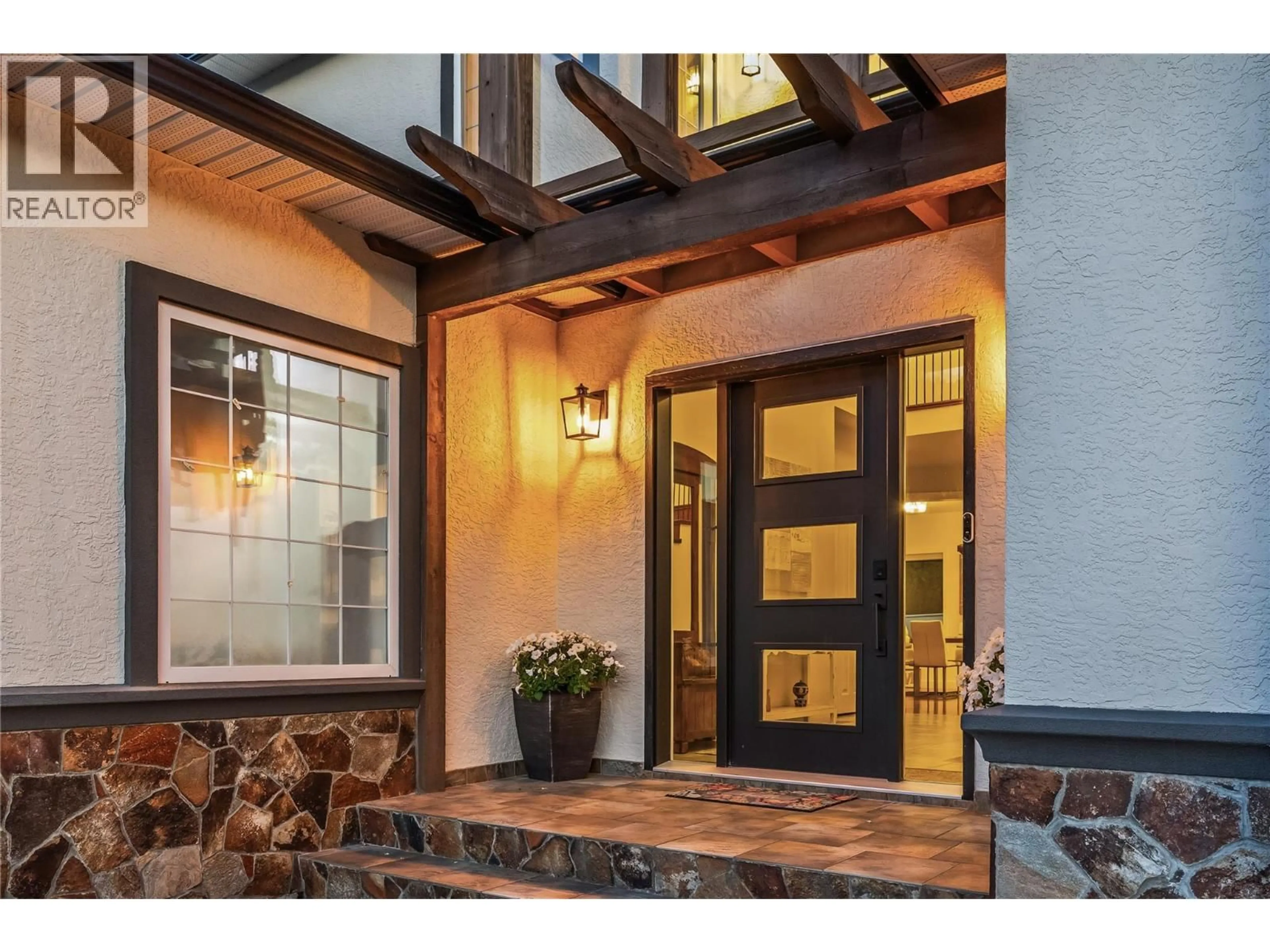 Indoor entryway for 3414 MERLOT WAY, West Kelowna British Columbia V4T2X9