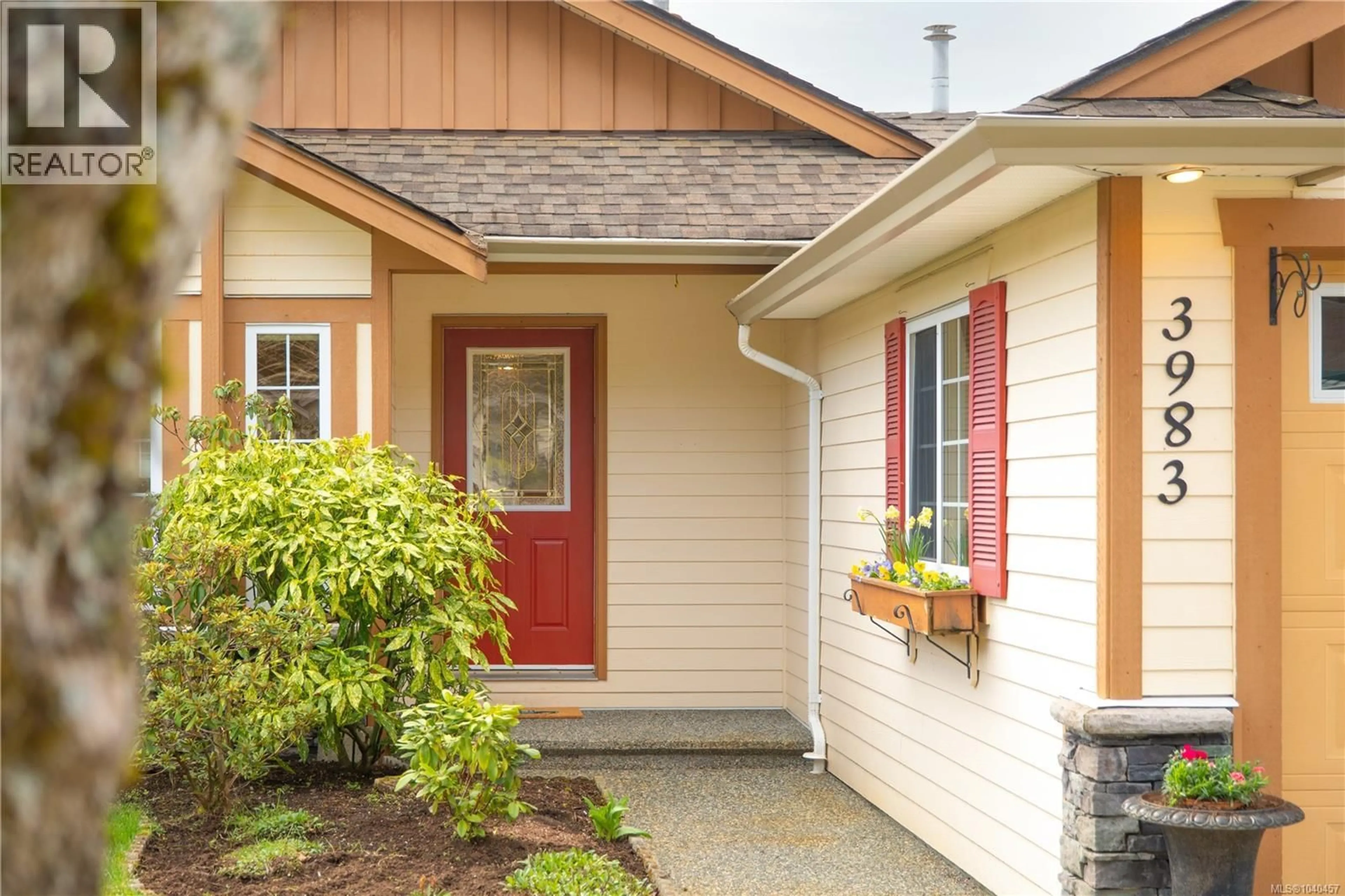 Home with vinyl exterior material, street for 3983 VALEWOOD DRIVE, Nanaimo British Columbia V9T6B9