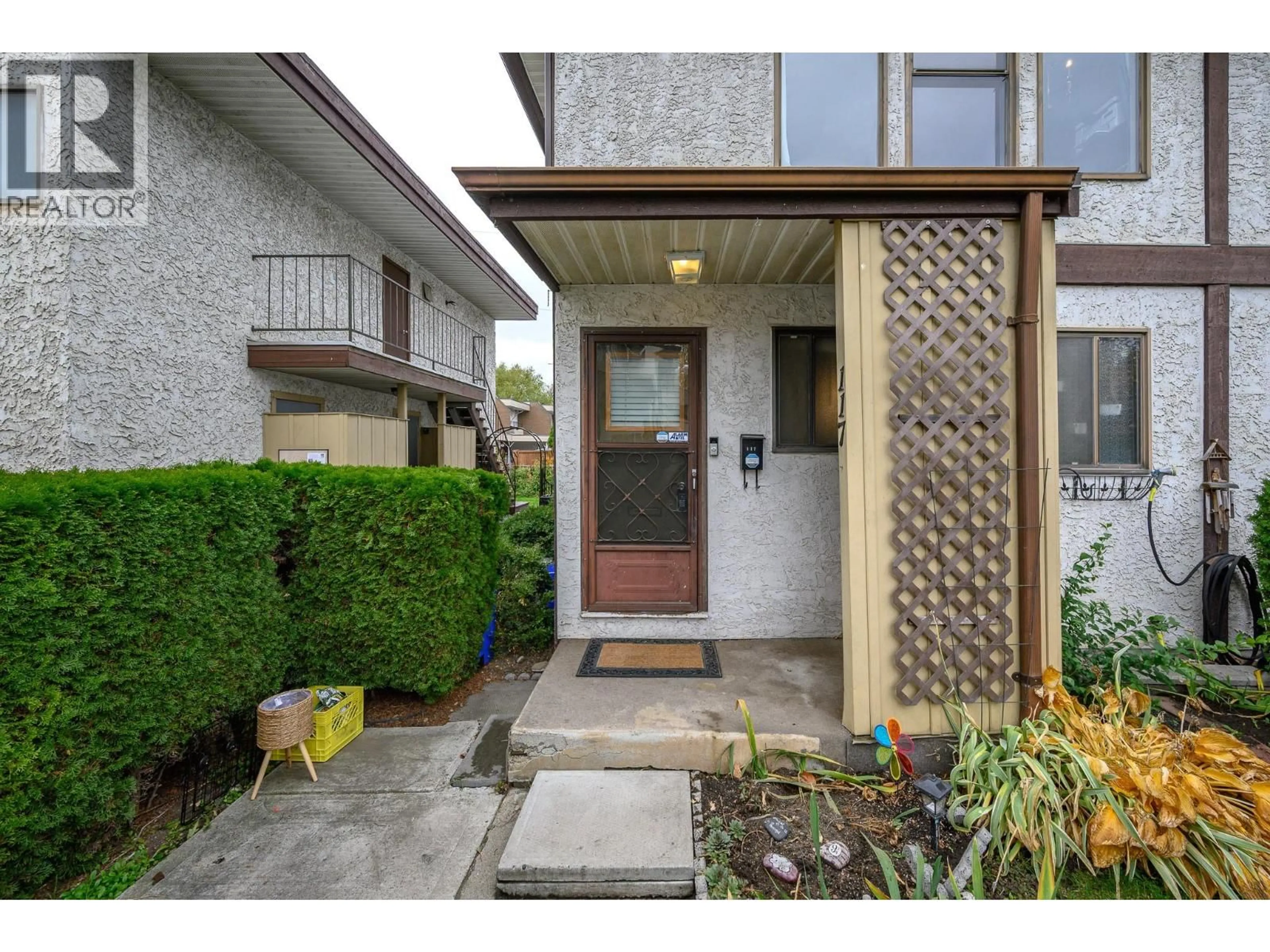 Indoor entryway for 117 - 4100 24 AVENUE, Vernon British Columbia V1T1M2