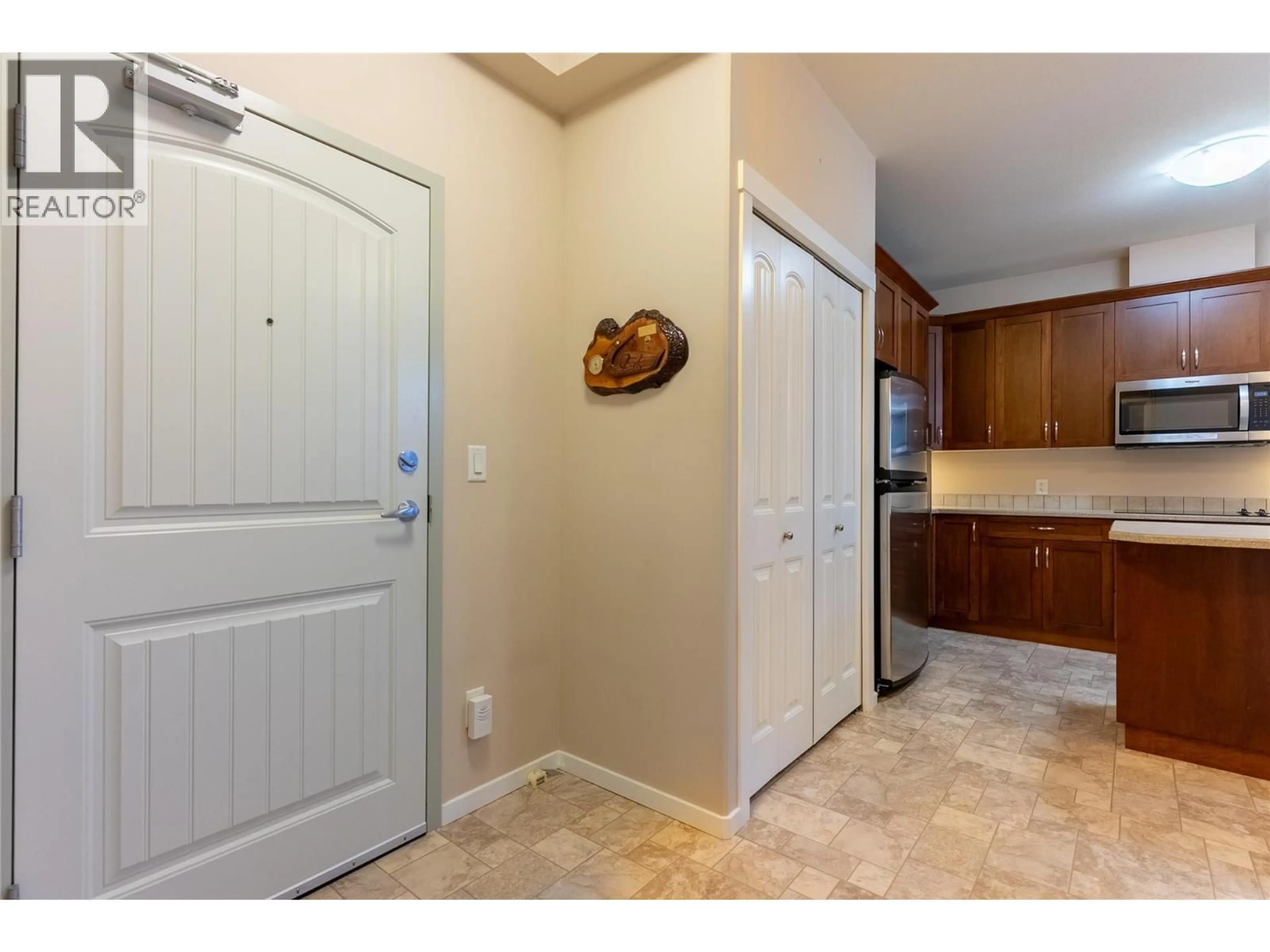 Indoor entryway for 230 - 689 TRANQUILLE ROAD, Kamloops British Columbia V2B0C7