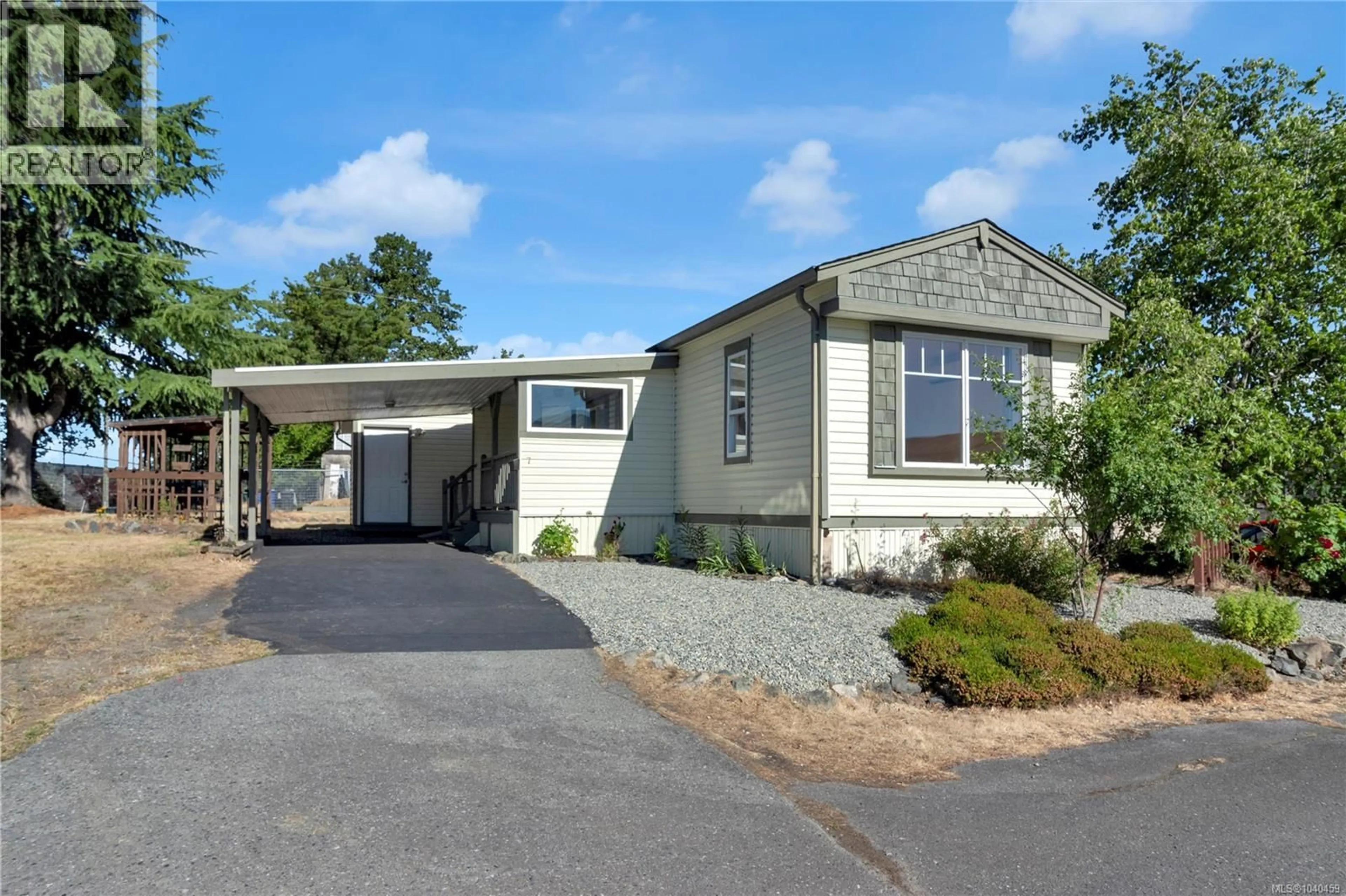 Home with vinyl exterior material, street for 7 - 80 FIFTH STREET, Nanaimo British Columbia V9R1N1