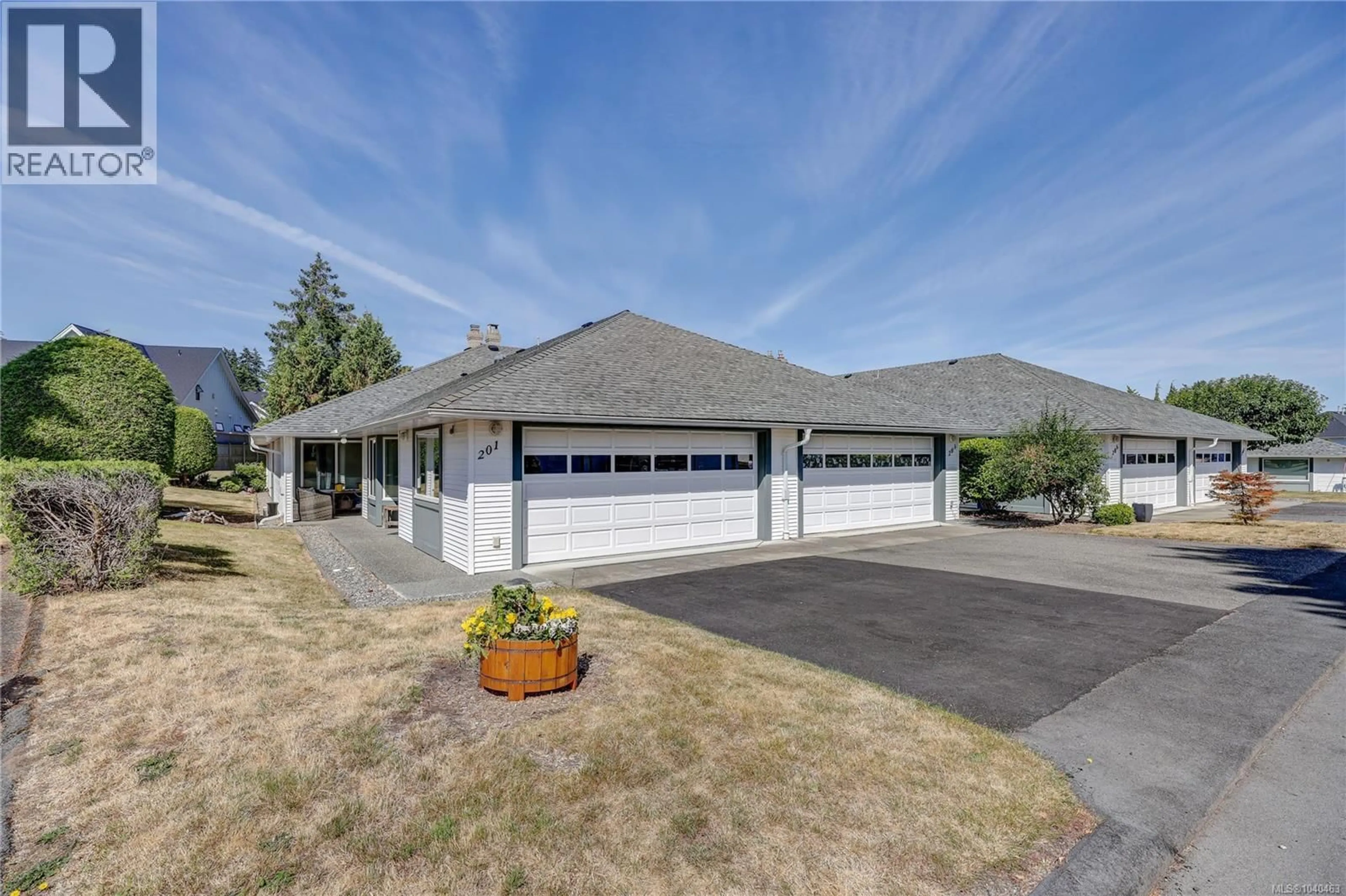 Indoor garage for 201 - 330 DOGWOOD STREET, Parksville British Columbia V9P1P7